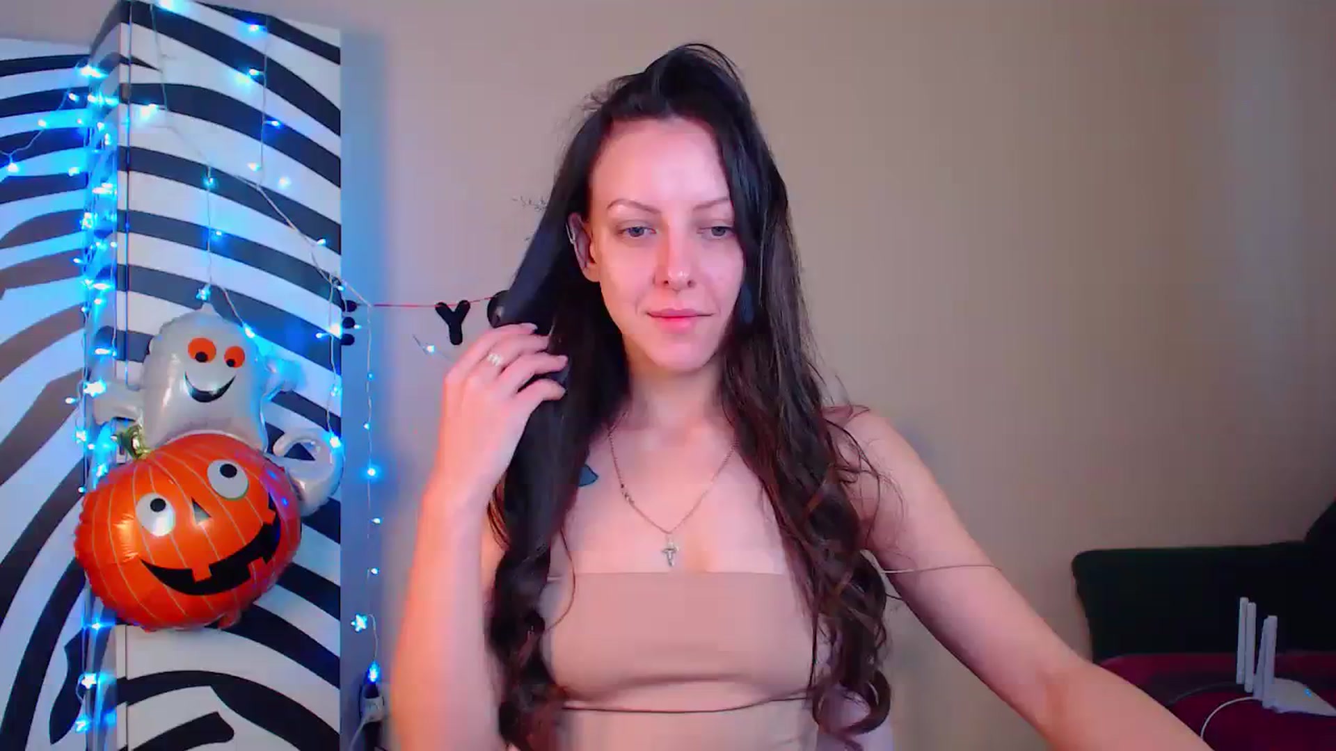 Gallery image thumbnail from Cos_Sexy's myfreecams stream on, 11/22/2023, 12:18 image 1 of 20