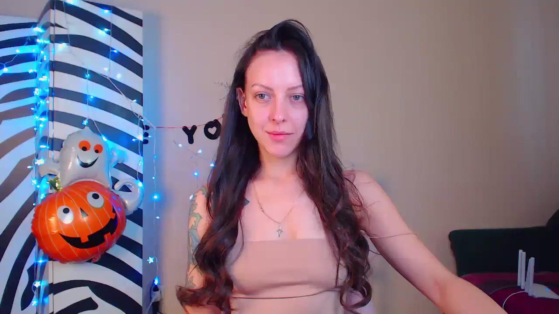 Gallery image thumbnail from Cos_Sexy's myfreecams stream on, 11/22/2023, 12:18 image 5 of 20