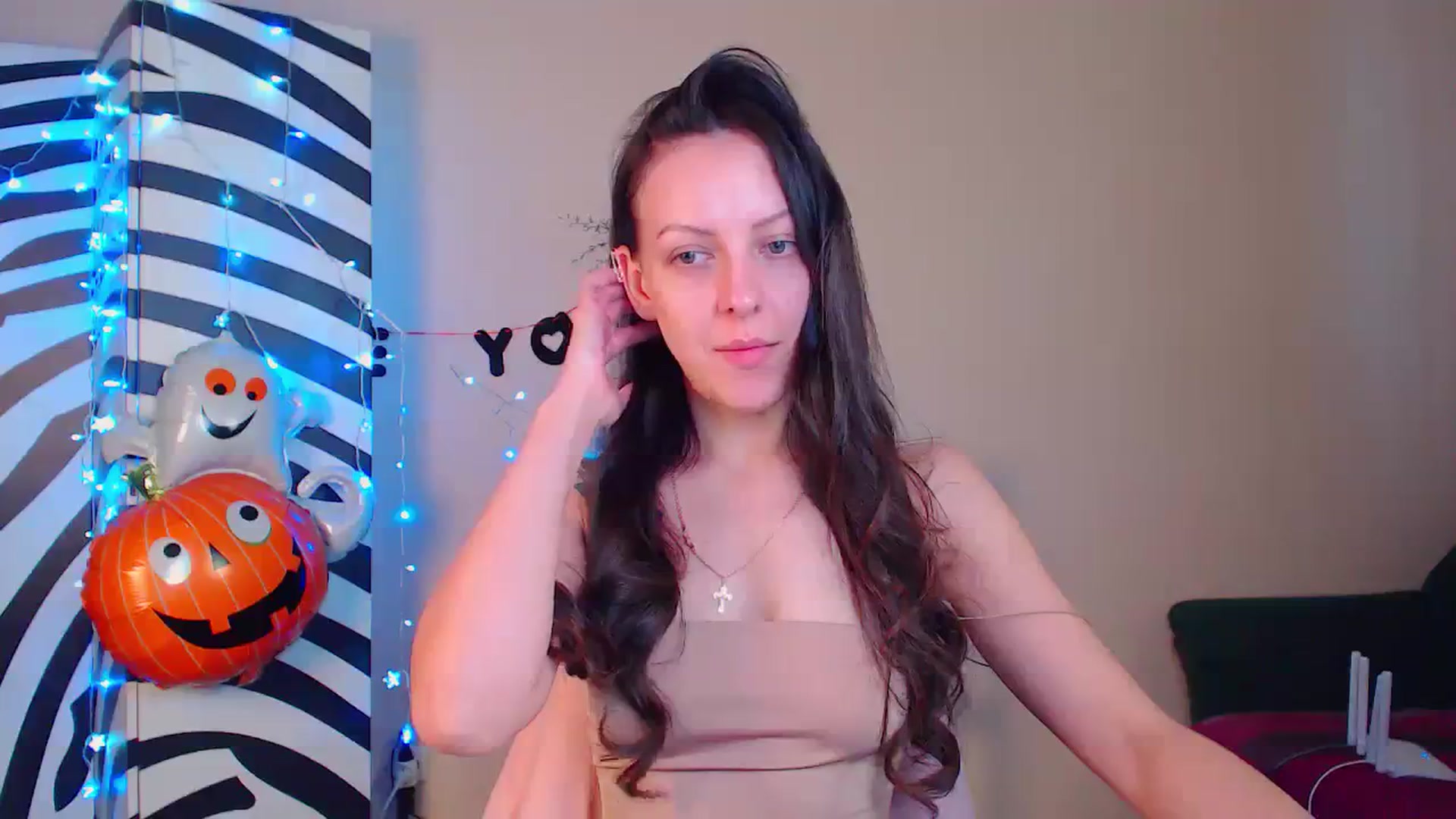 Gallery image thumbnail from Cos_Sexy's myfreecams stream on, 11/22/2023, 12:18 image 9 of 20