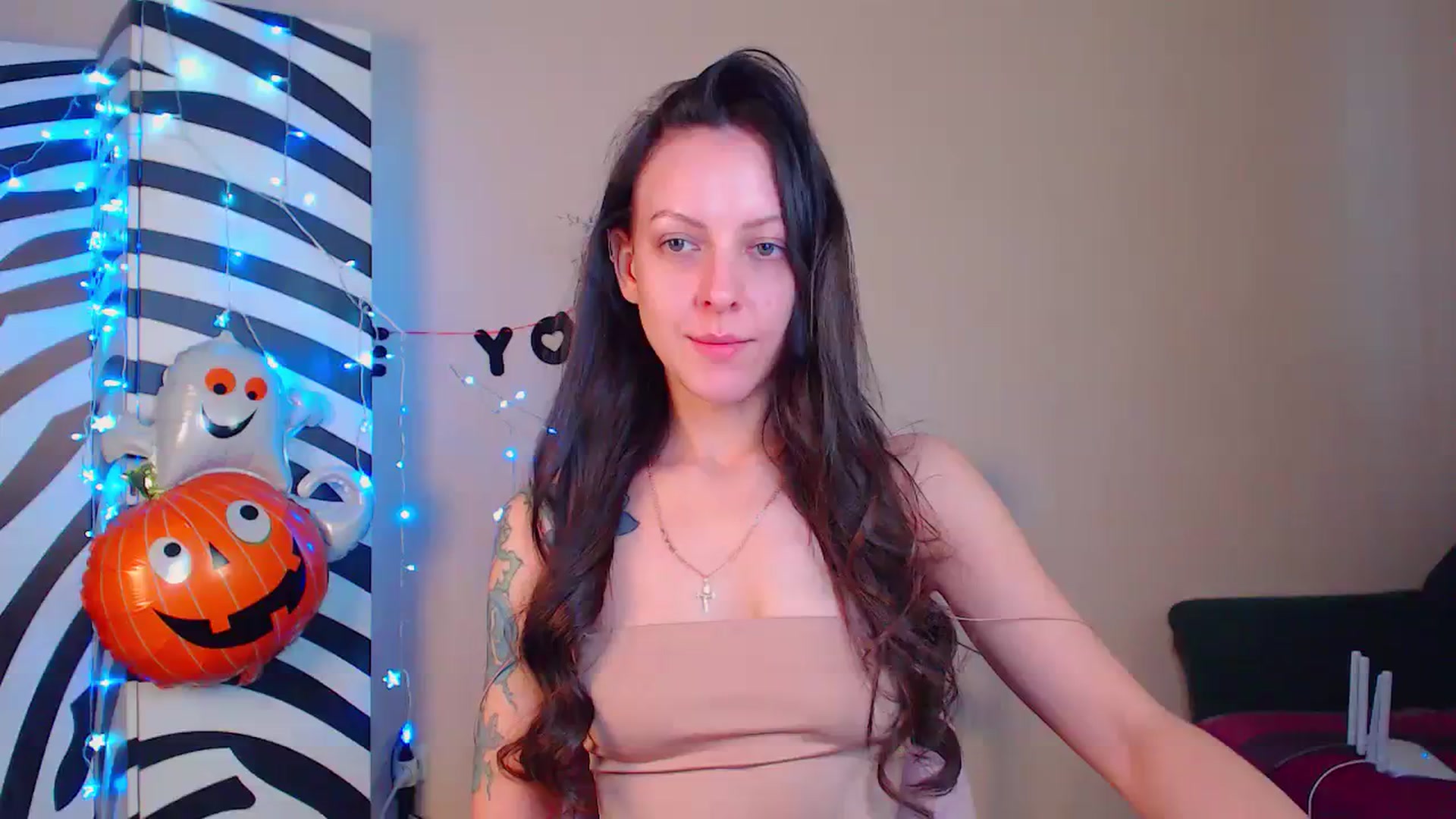 Gallery image thumbnail from Cos_Sexy's myfreecams stream on, 11/22/2023, 12:18 image 10 of 20