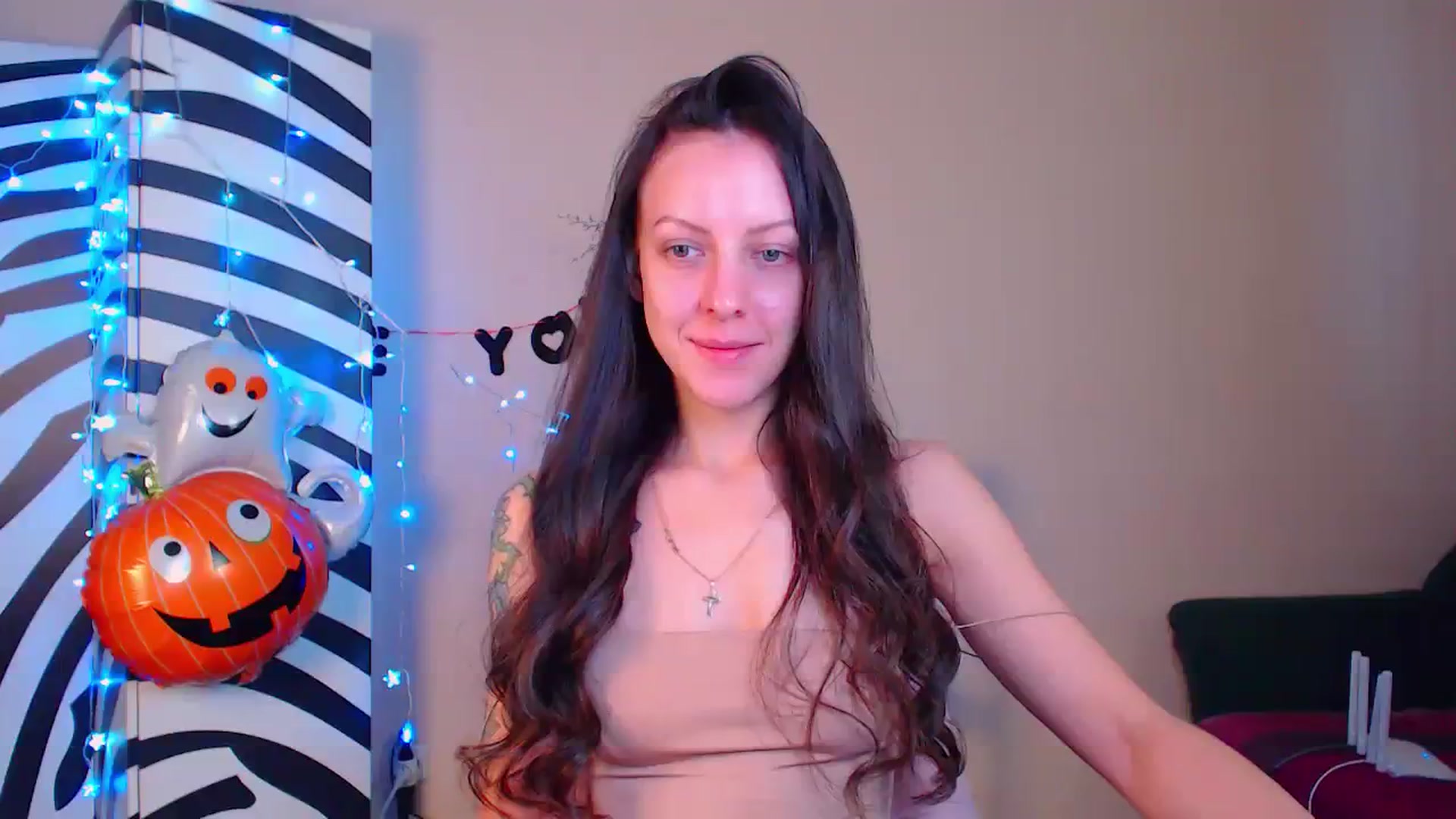 Gallery image thumbnail from Cos_Sexy's myfreecams stream on, 11/22/2023, 12:18 image 16 of 20