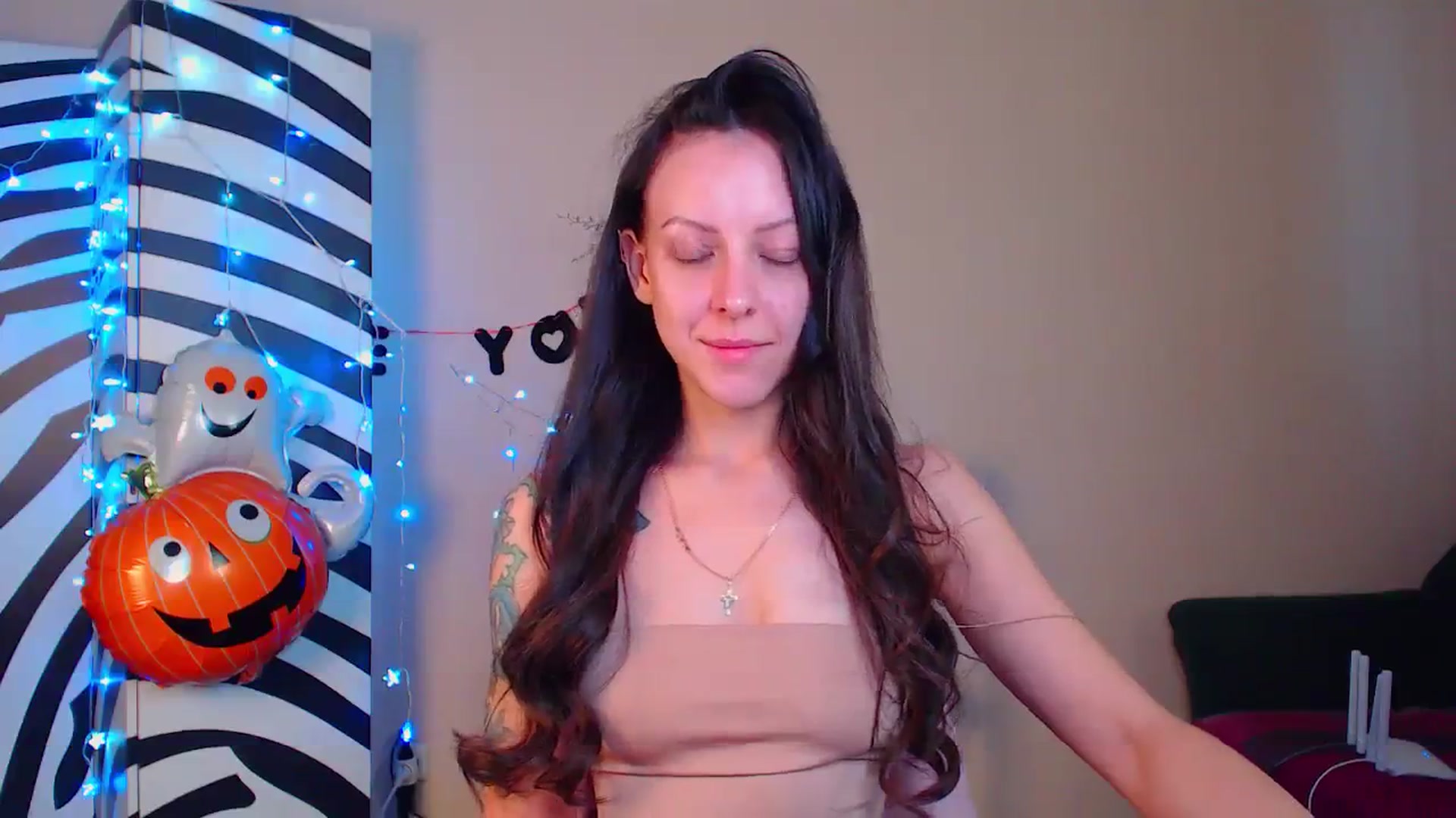 Gallery image thumbnail from Cos_Sexy's myfreecams stream on, 11/22/2023, 12:18 image 4 of 20
