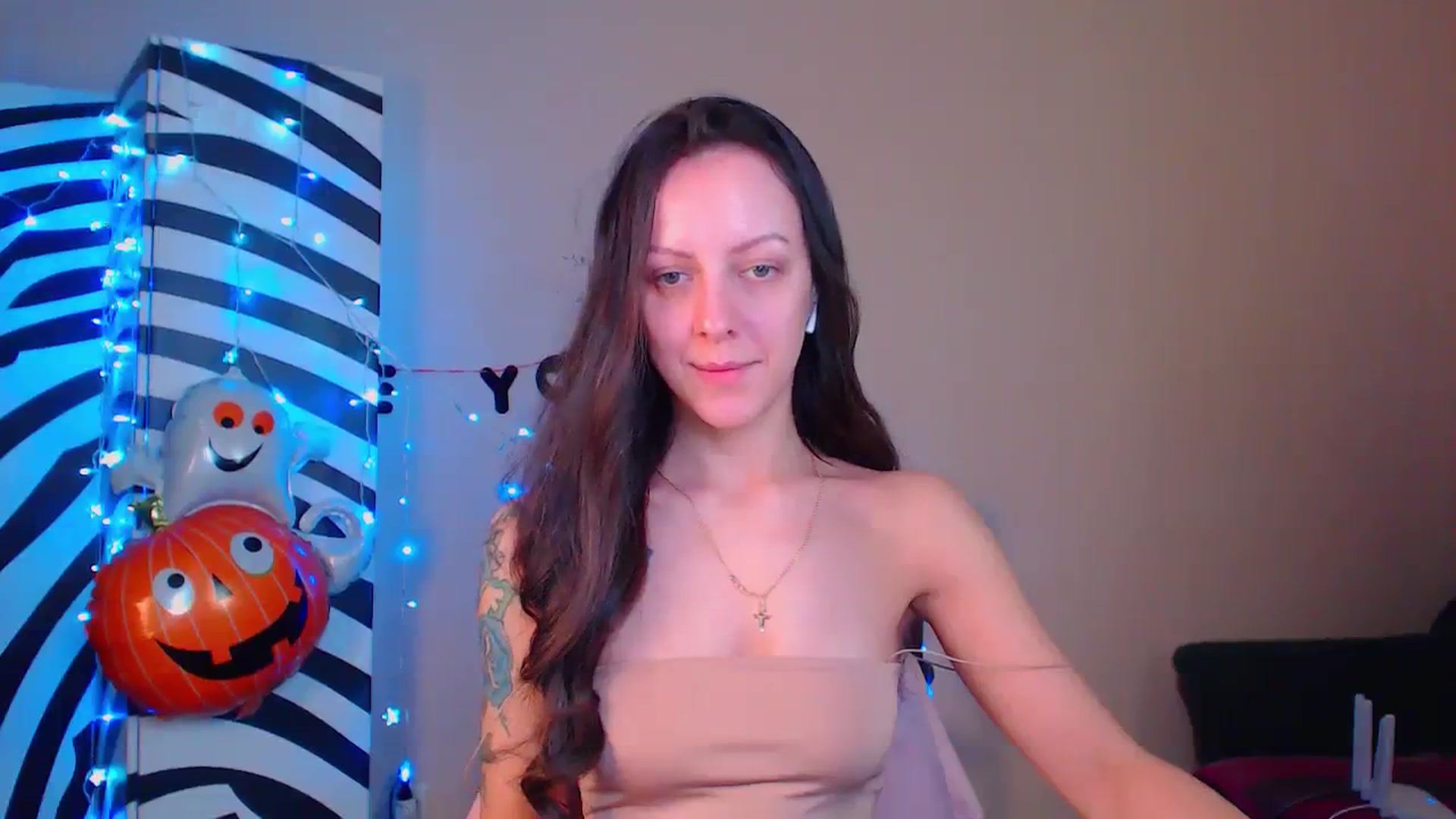 Gallery image thumbnail from Cos_Sexy's myfreecams stream on, 11/22/2023, 14:09 image 20 of 20