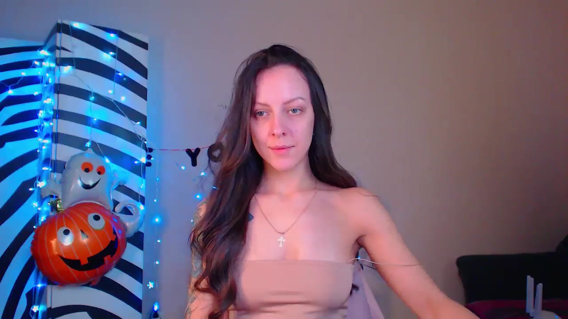 Gallery image thumbnail from Cos_Sexy's myfreecams stream on, 11/22/2023, 14:09 image 5 of 20