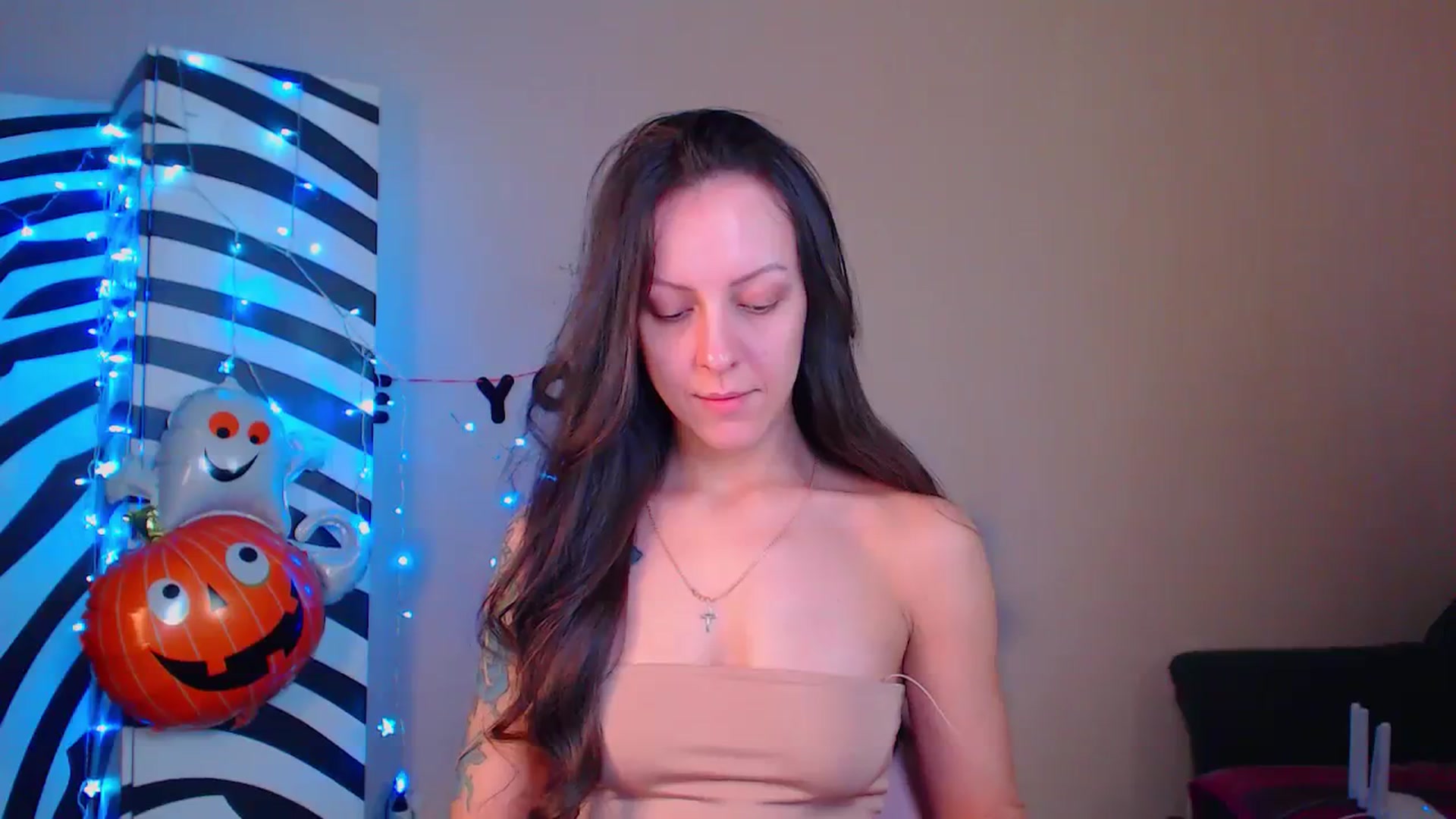 Gallery image thumbnail from Cos_Sexy's myfreecams stream on, 11/22/2023, 14:09 image 3 of 20