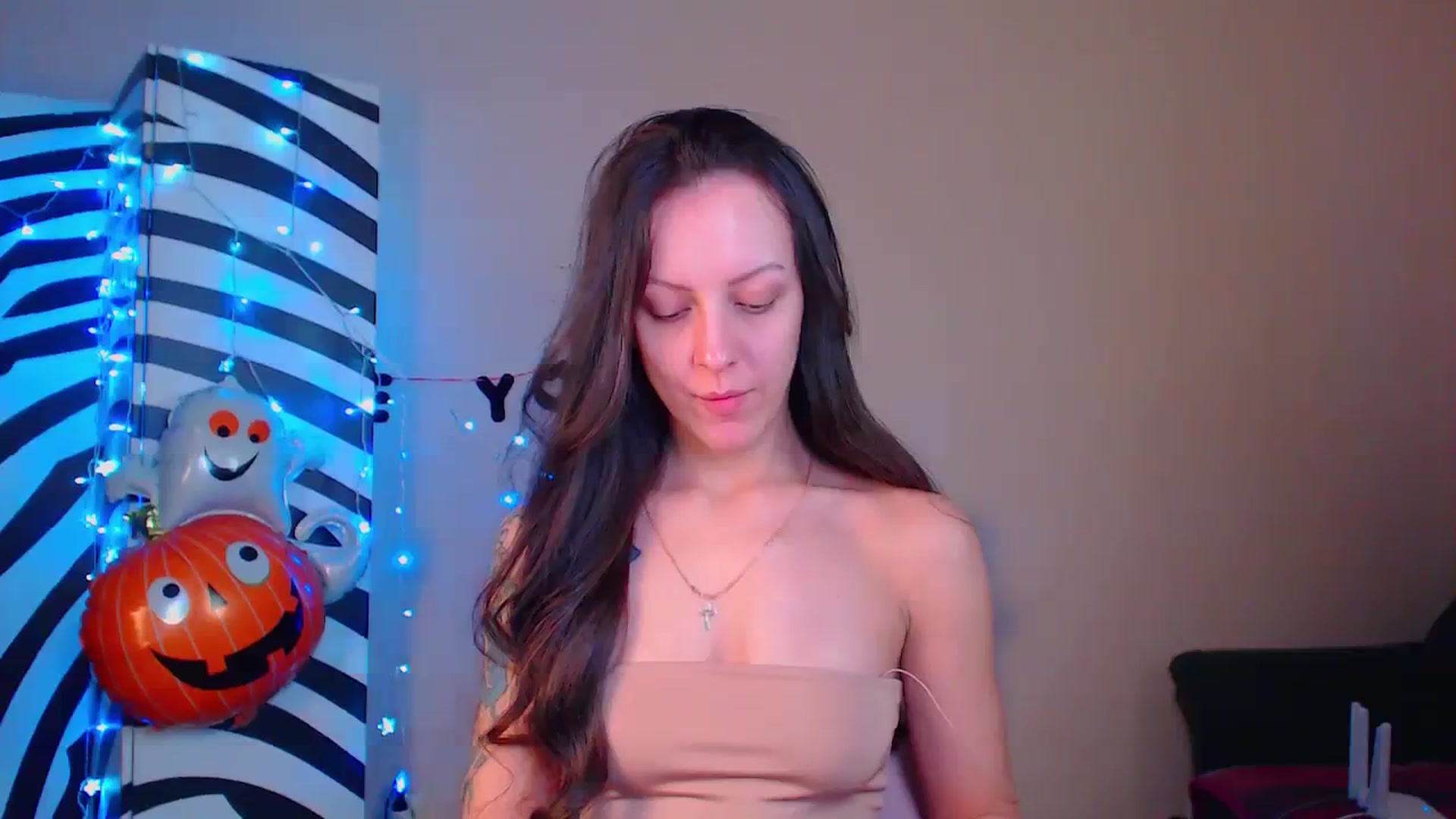 Gallery image thumbnail from Cos_Sexy's myfreecams stream on, 11/22/2023, 14:09 image 2 of 20