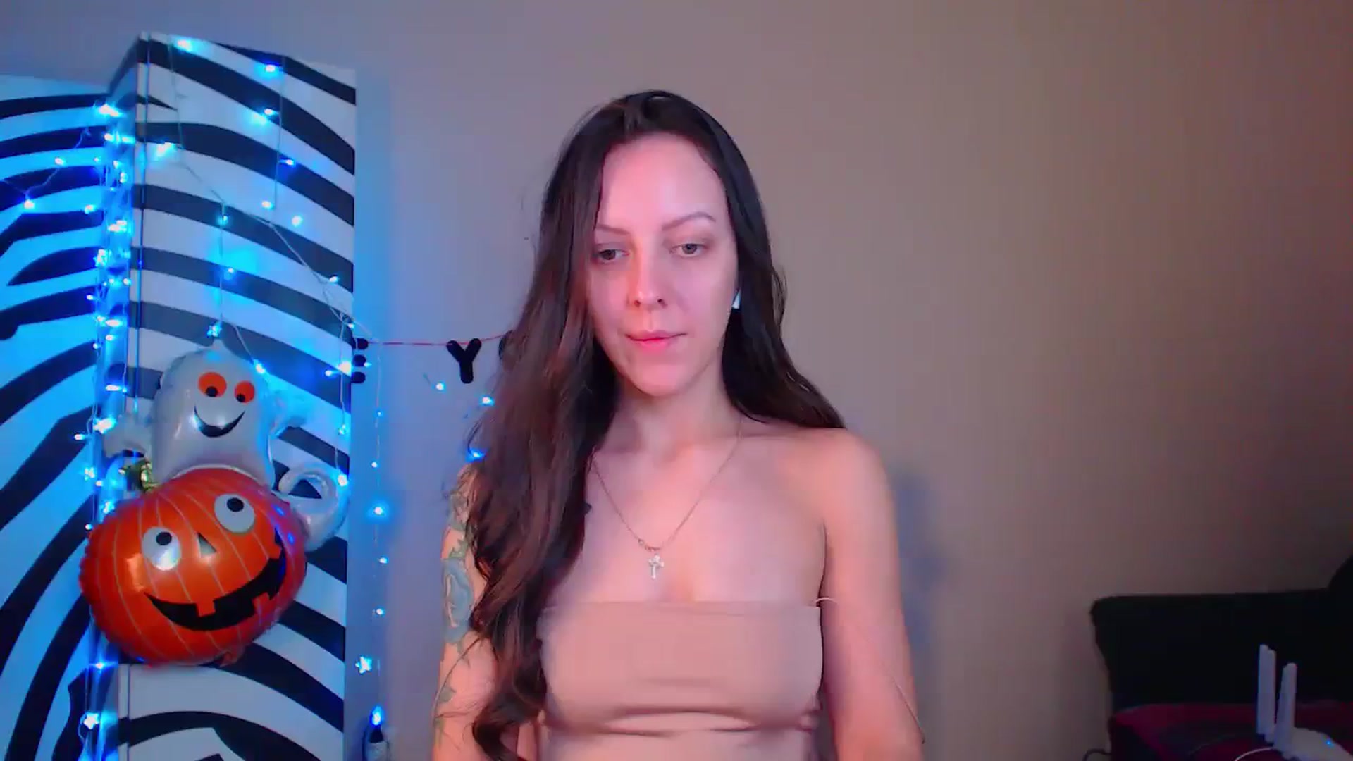 Gallery image thumbnail from Cos_Sexy's myfreecams stream on, 11/22/2023, 14:09 image 18 of 20