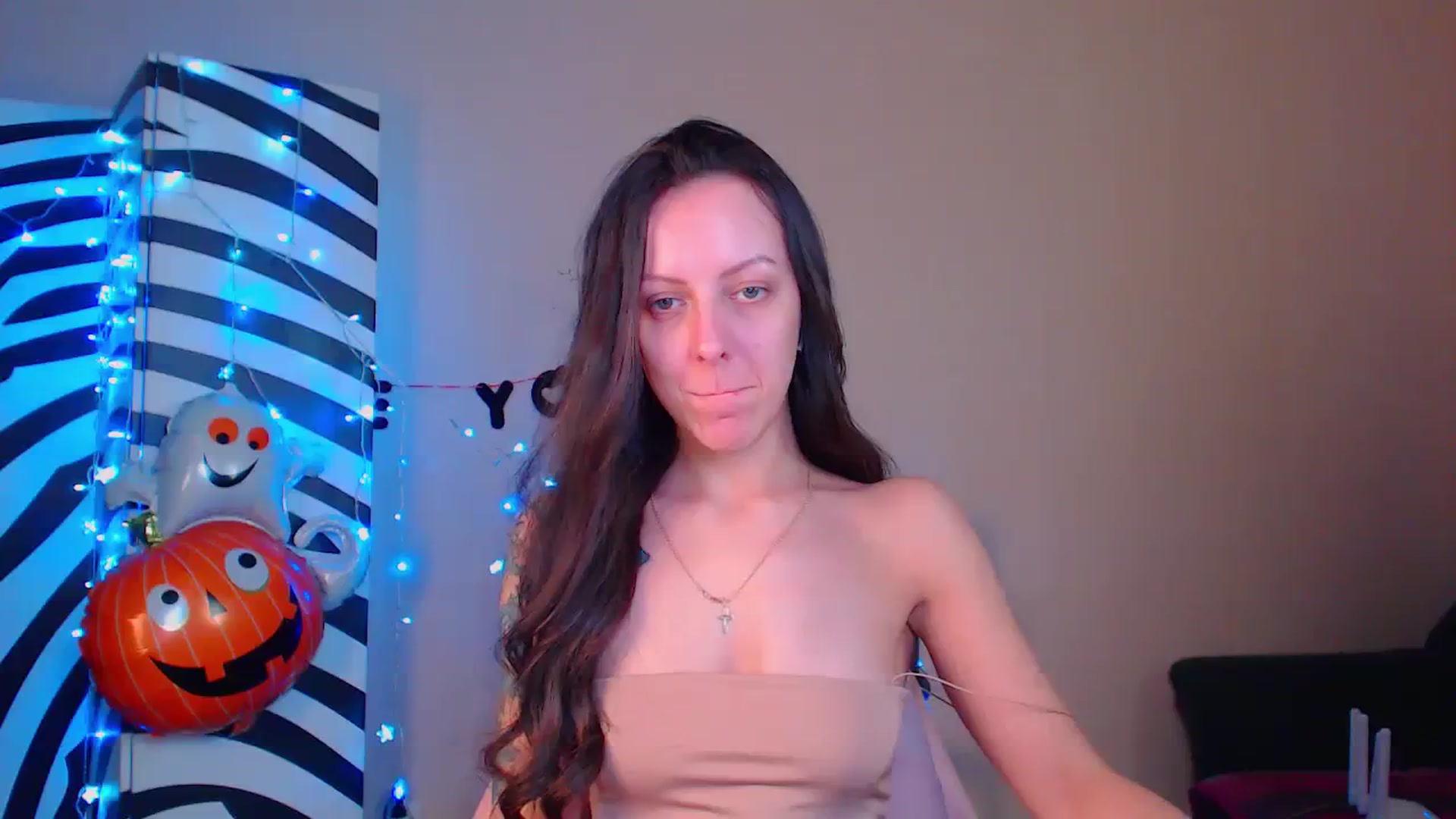 Gallery image thumbnail from Cos_Sexy's myfreecams stream on, 11/22/2023, 14:09 image 15 of 20