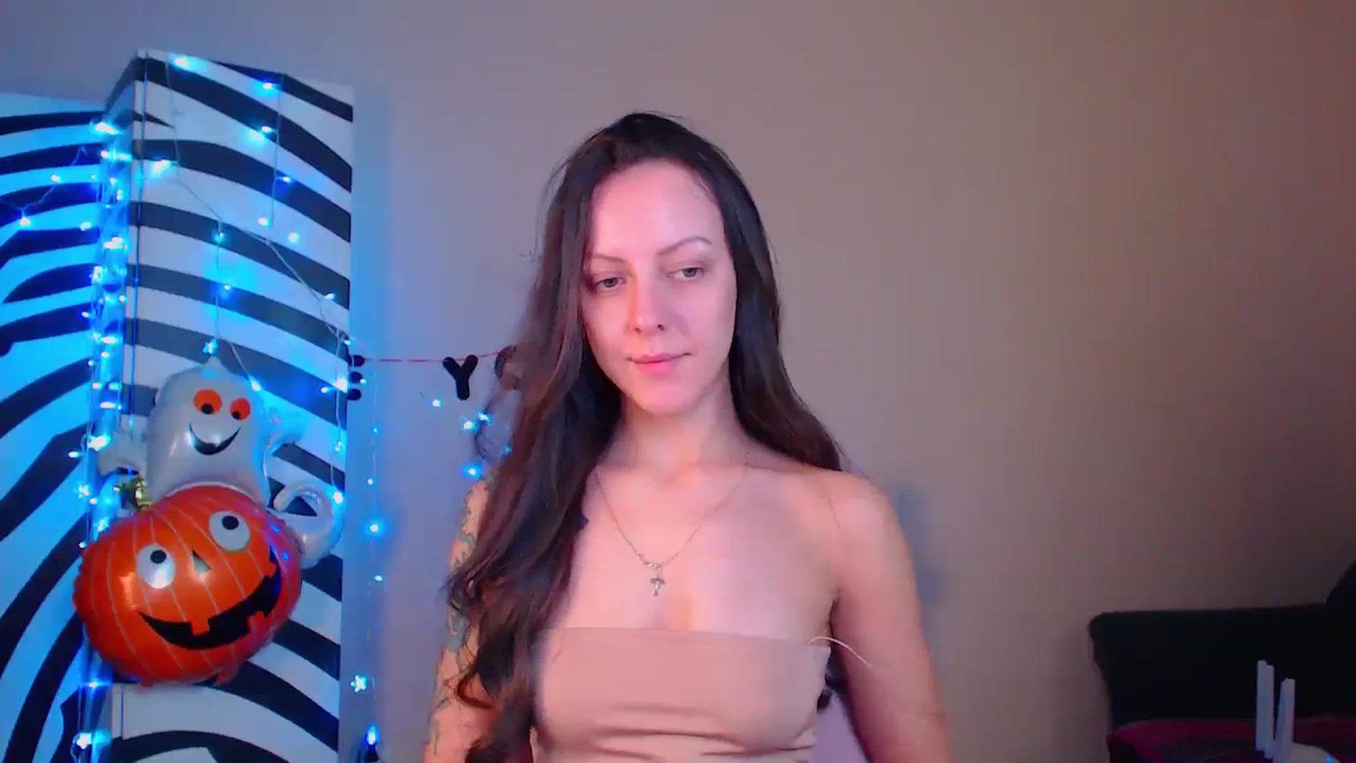 Gallery image thumbnail from Cos_Sexy's myfreecams stream on, 11/22/2023, 14:09 image 11 of 20