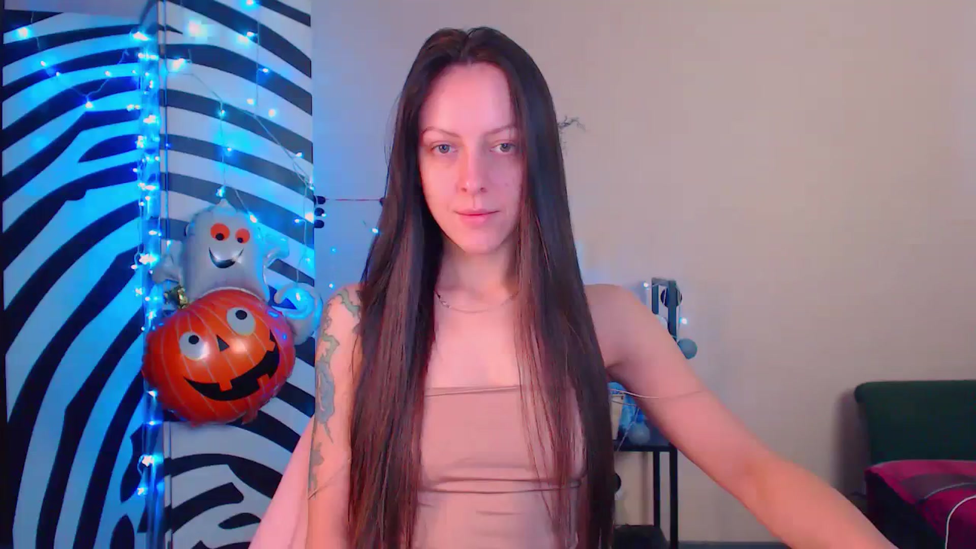 Gallery image thumbnail from Cos_Sexy's myfreecams stream on, 11/23/2023, 12:11 image 8 of 20