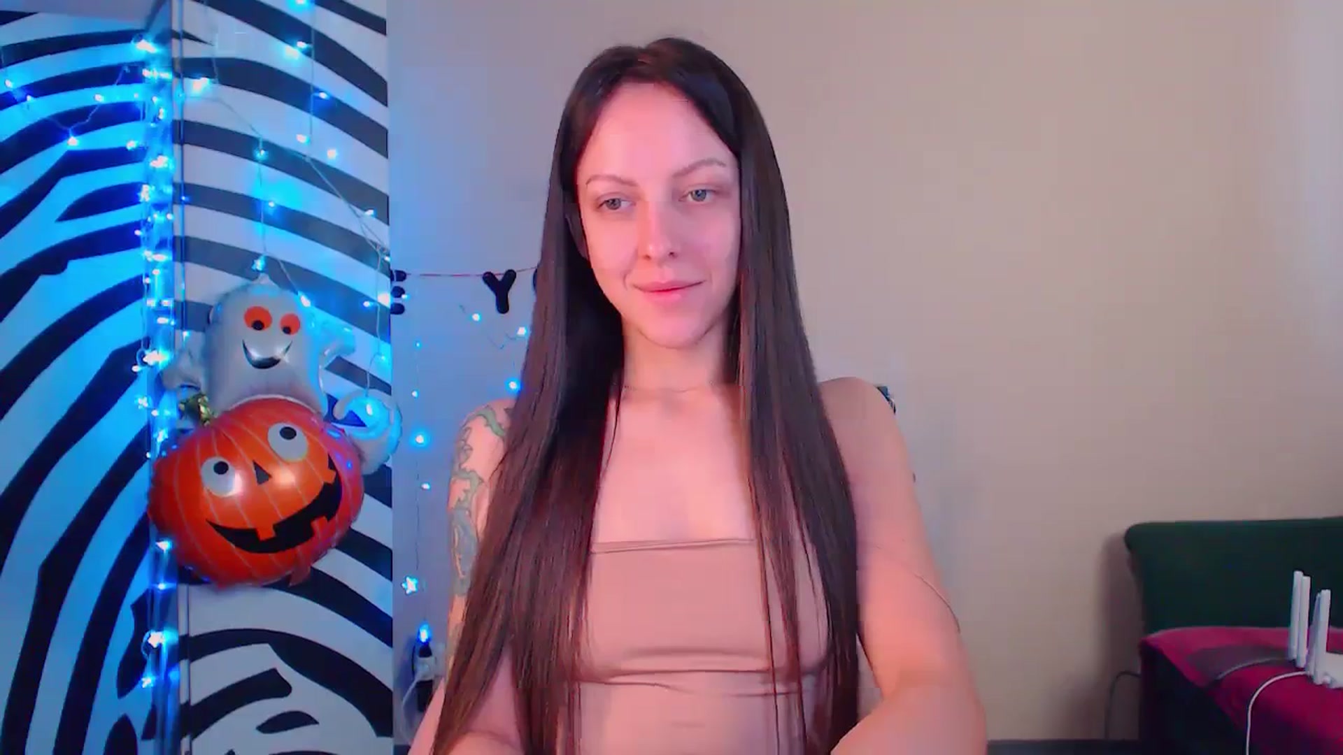Gallery image thumbnail from Cos_Sexy's myfreecams stream on, 11/23/2023, 12:11 image 15 of 20