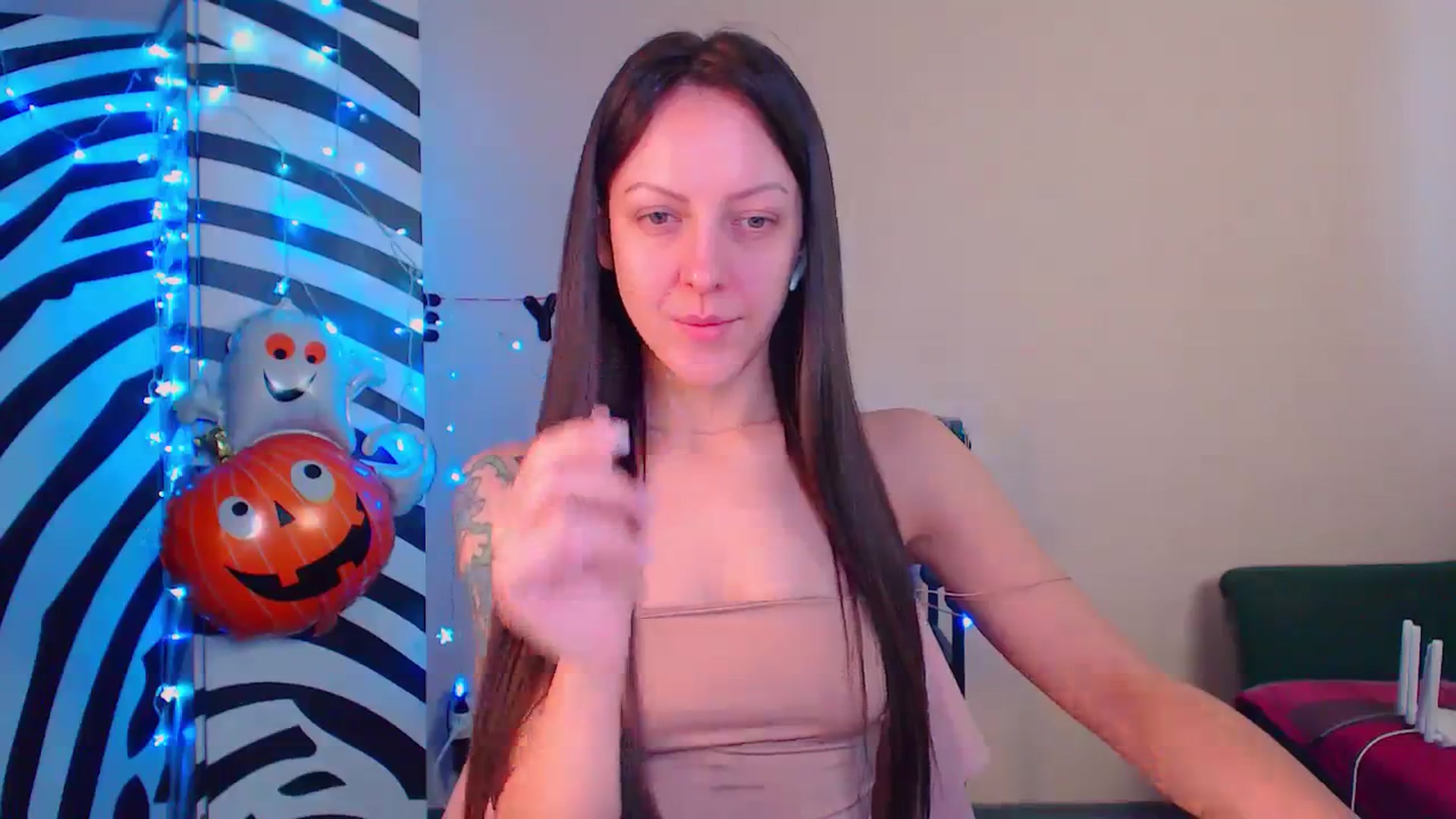 Gallery image thumbnail from Cos_Sexy's myfreecams stream on, 11/23/2023, 12:11 image 13 of 20