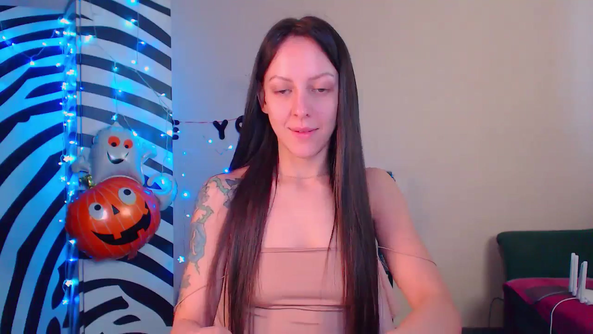 Gallery image thumbnail from Cos_Sexy's myfreecams stream on, 11/23/2023, 12:11 image 16 of 20
