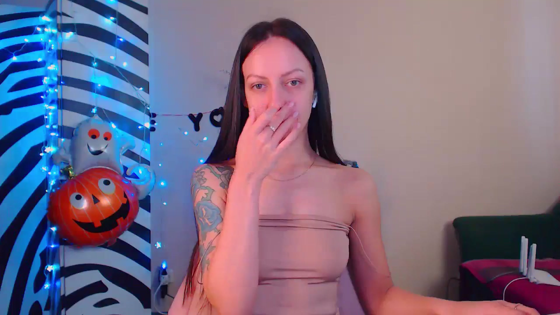 Gallery image thumbnail from Cos_Sexy's myfreecams stream on, 11/23/2023, 12:11 image 5 of 20