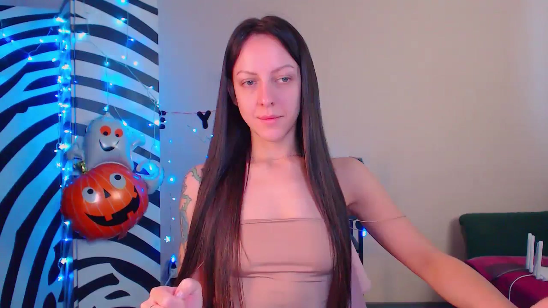 Gallery image thumbnail from Cos_Sexy's myfreecams stream on, 11/23/2023, 12:11 image 14 of 20