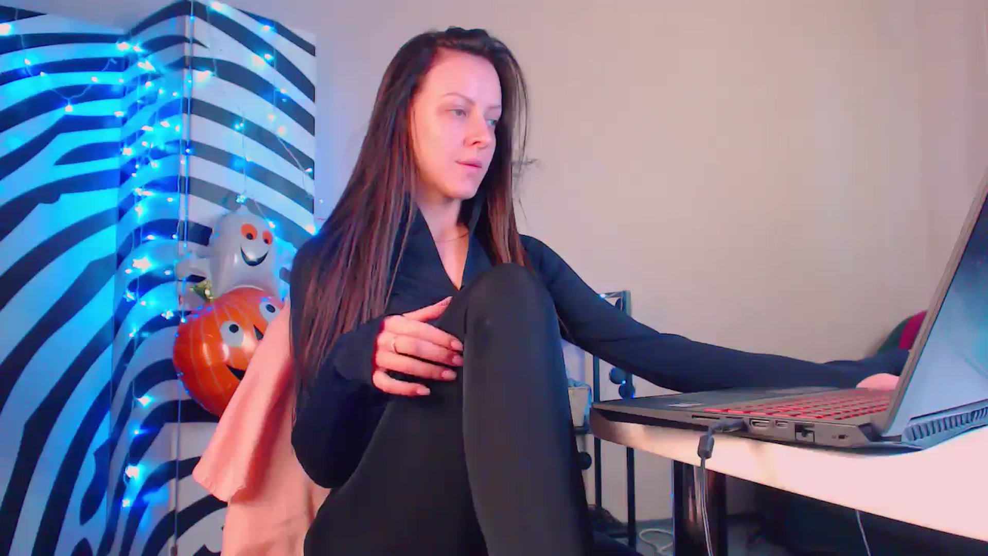 Gallery image thumbnail from Cos_Sexy's myfreecams stream on, 11/23/2023, 13:24 image 18 of 20