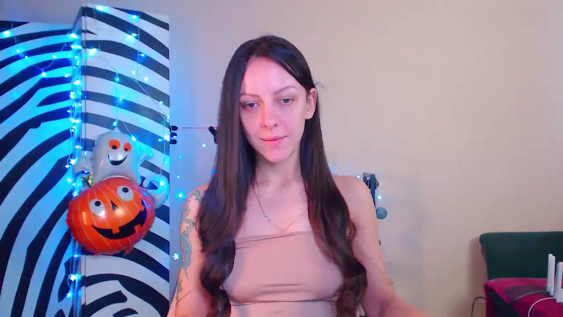 Gallery image thumbnail from Cos_Sexy's myfreecams stream on, 11/24/2023, 12:10 image 18 of 20