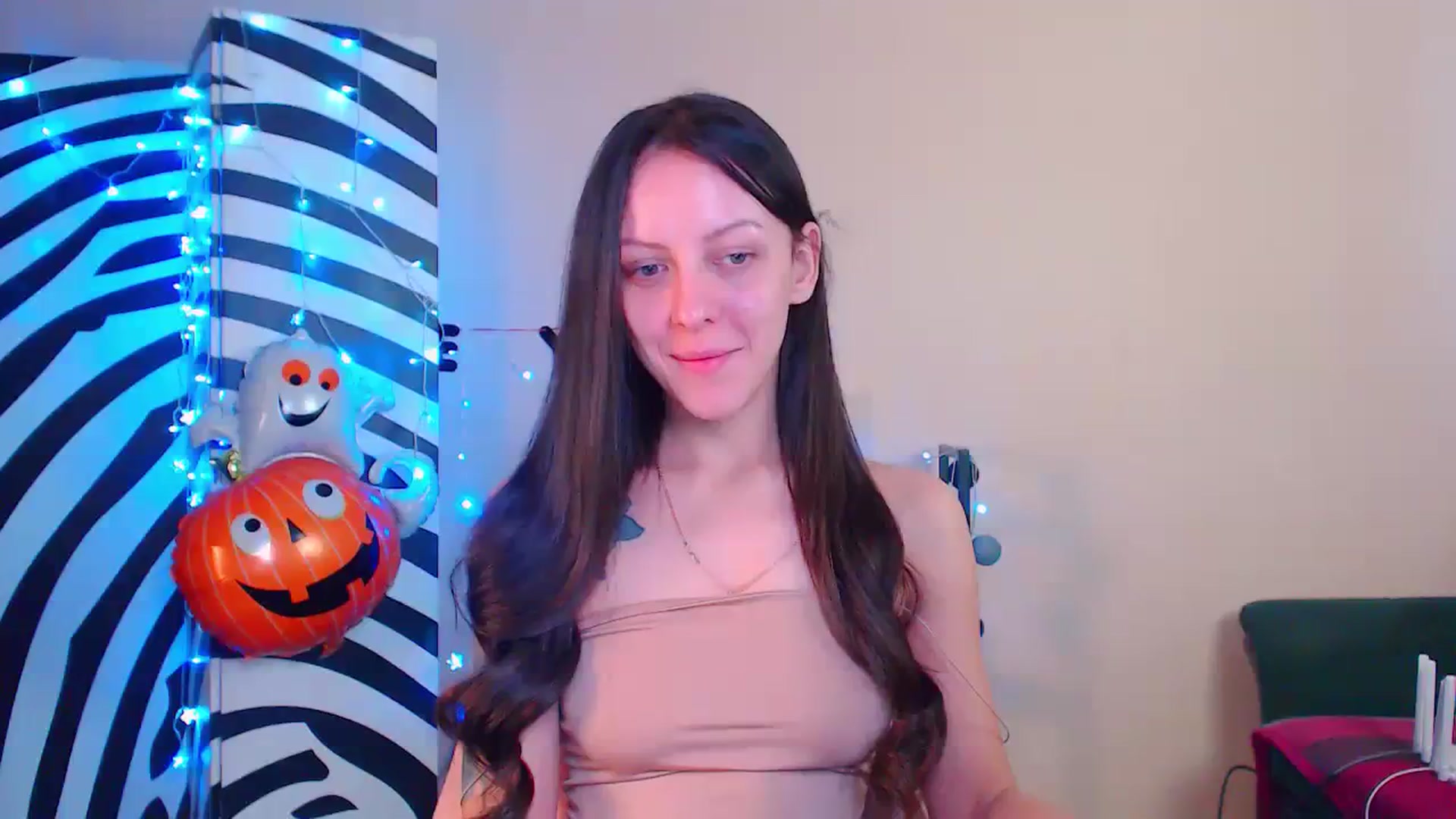 Gallery image thumbnail from Cos_Sexy's myfreecams stream on, 11/24/2023, 12:10 image 16 of 20