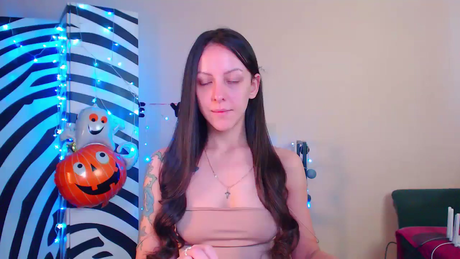 Gallery image thumbnail from Cos_Sexy's myfreecams stream on, 11/24/2023, 12:10 image 2 of 20