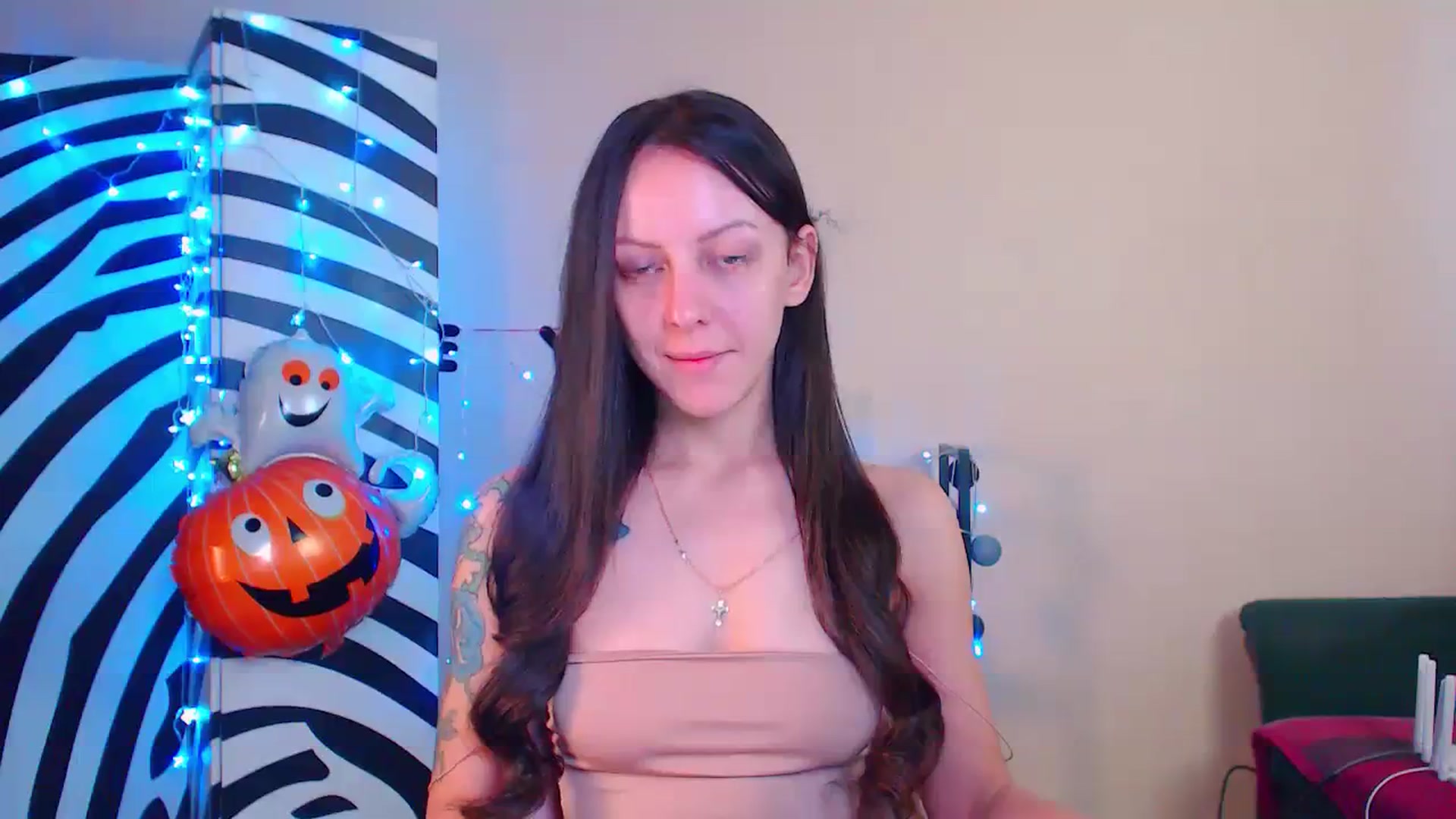 Gallery image thumbnail from Cos_Sexy's myfreecams stream on, 11/24/2023, 12:10 image 5 of 20