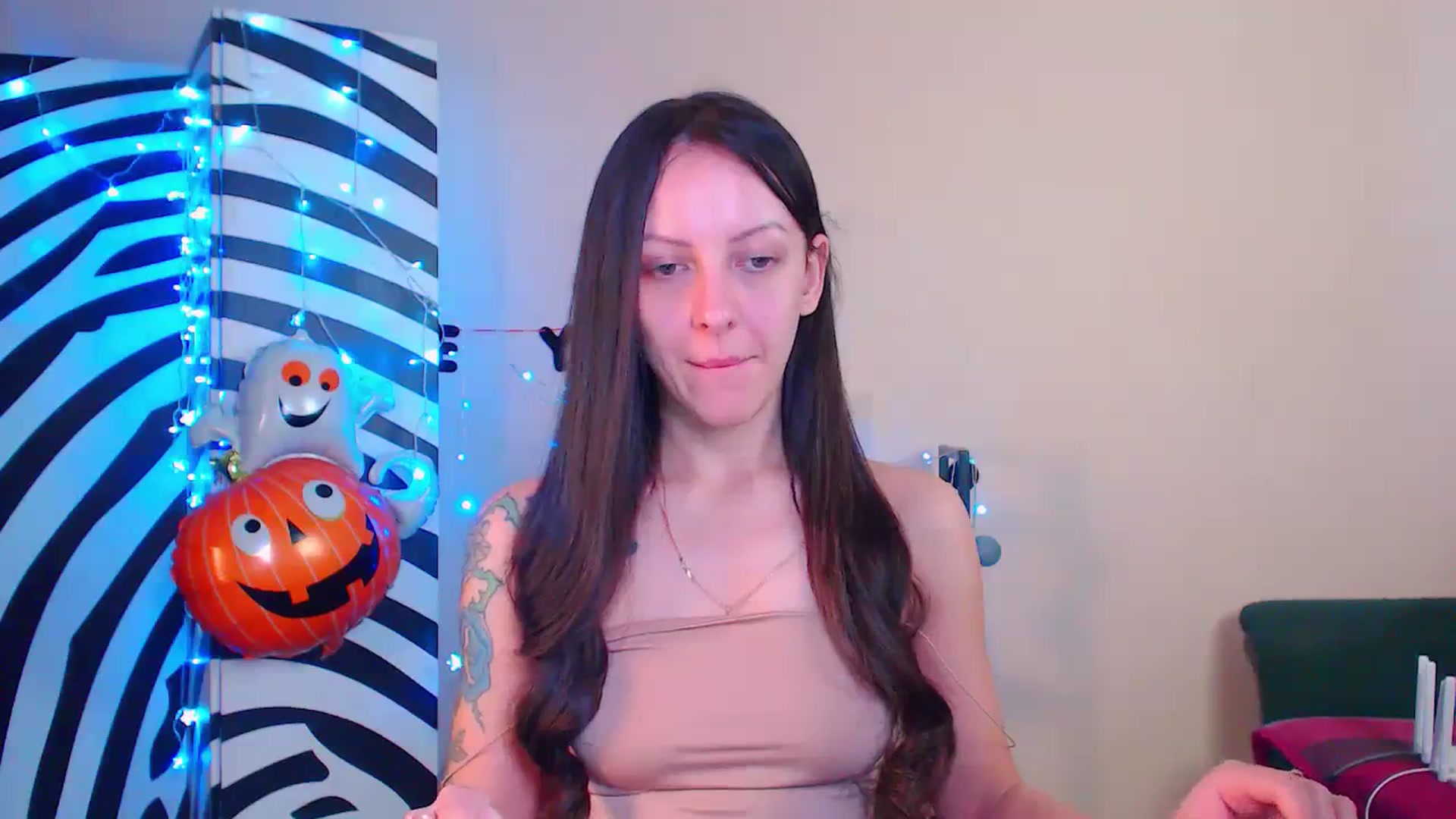 Gallery image thumbnail from Cos_Sexy's myfreecams stream on, 11/24/2023, 12:10 image 20 of 20