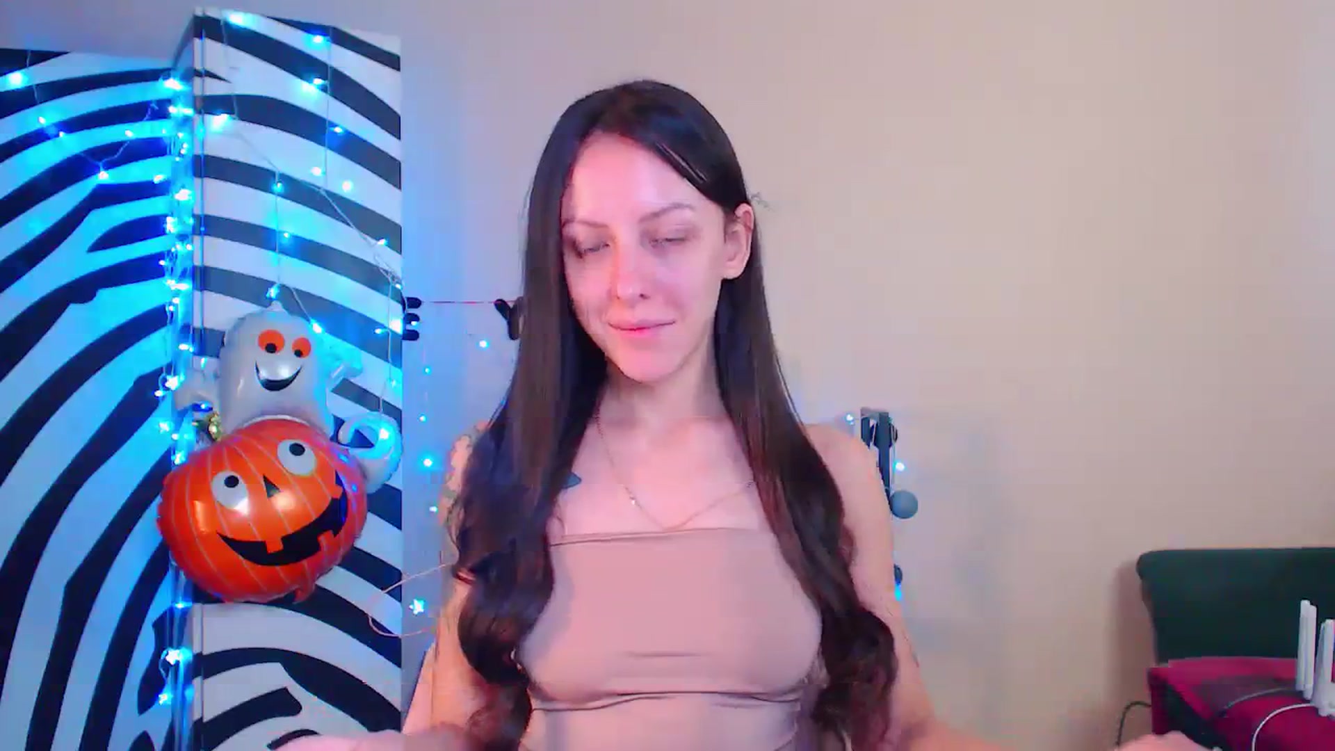Gallery image thumbnail from Cos_Sexy's myfreecams stream on, 11/24/2023, 12:10 image 12 of 20