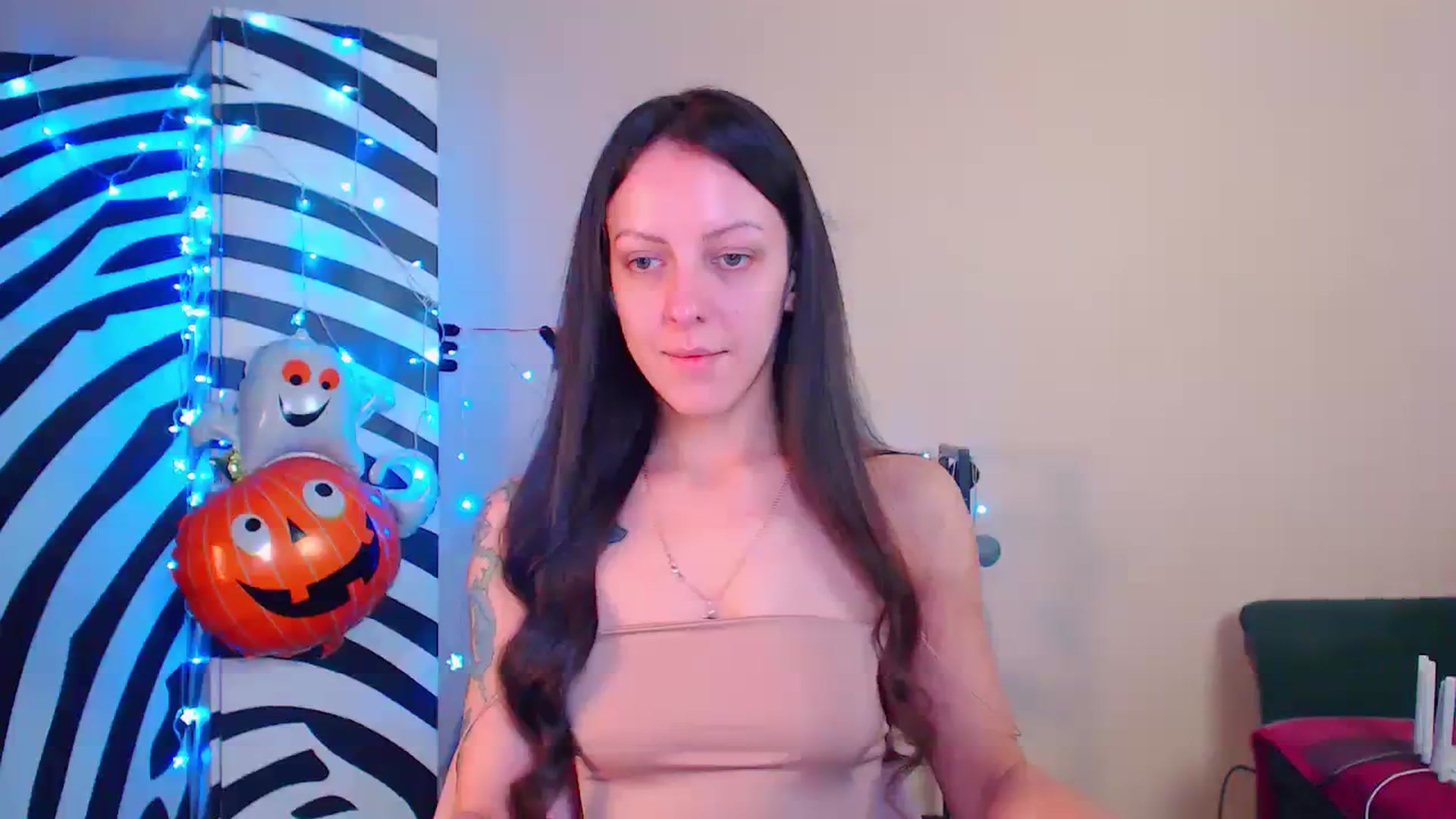 Gallery image thumbnail from Cos_Sexy's myfreecams stream on, 11/24/2023, 12:50 image 5 of 20