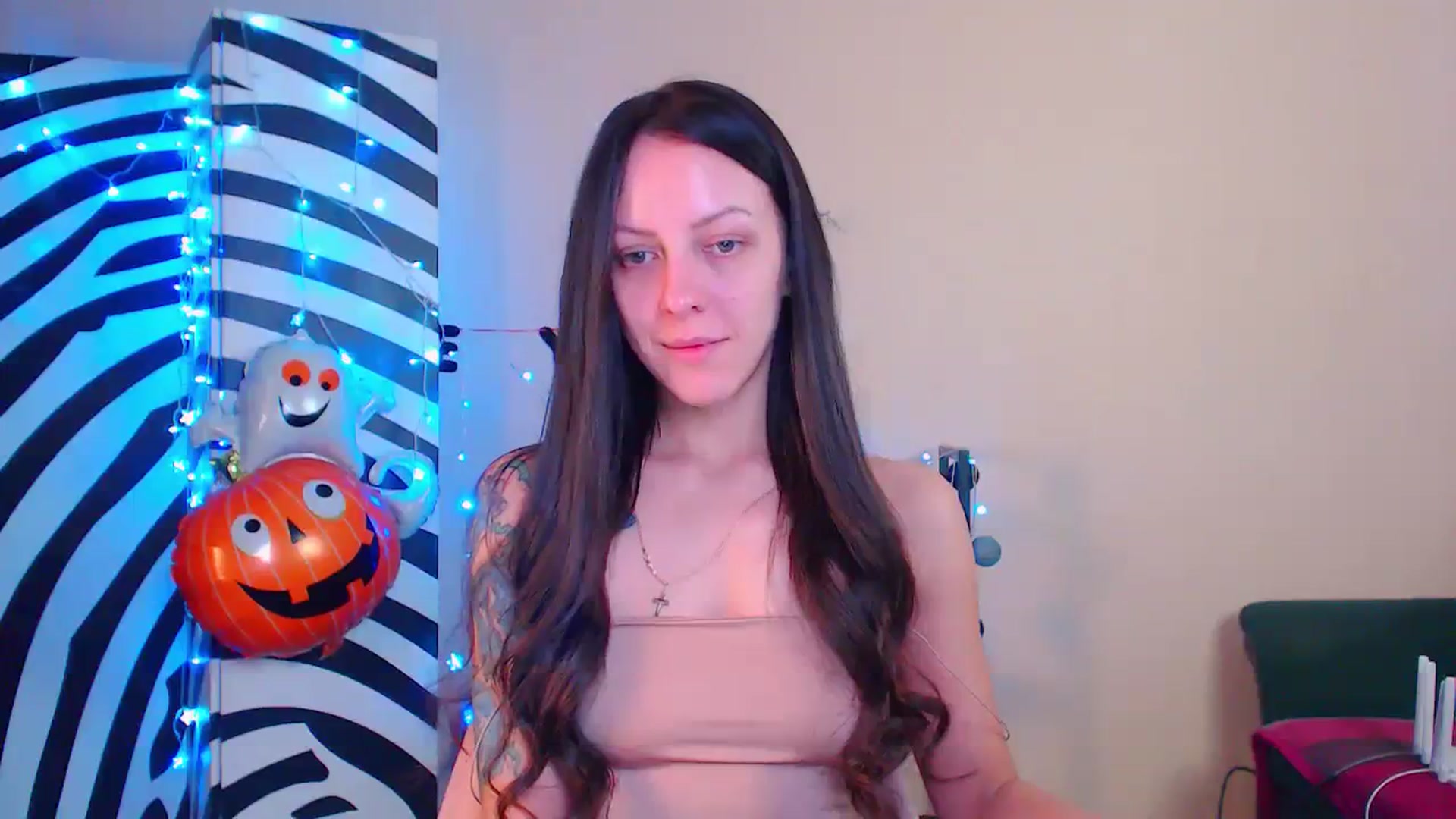 Gallery image thumbnail from Cos_Sexy's myfreecams stream on, 11/24/2023, 12:50 image 10 of 20