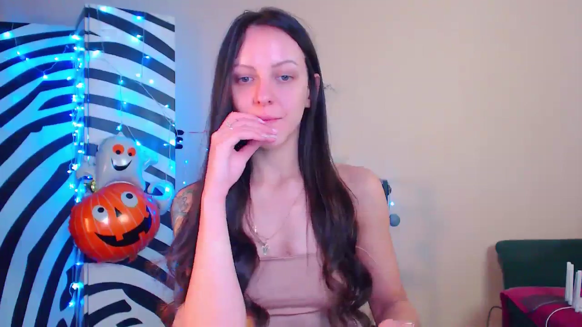 Gallery image thumbnail from Cos_Sexy's myfreecams stream on, 11/24/2023, 12:50 image 17 of 20