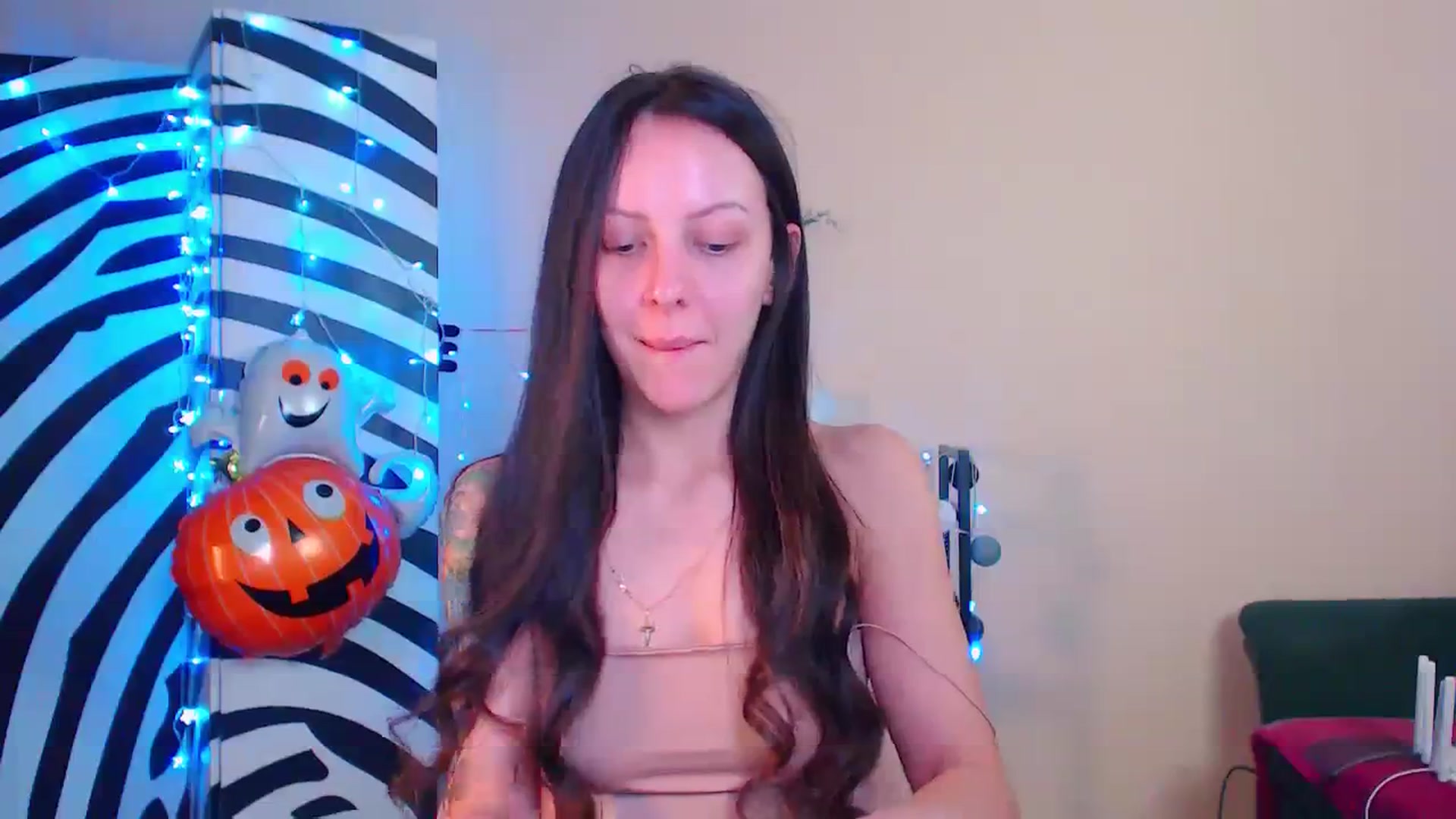 Gallery image thumbnail from Cos_Sexy's myfreecams stream on, 11/24/2023, 12:50 image 14 of 20