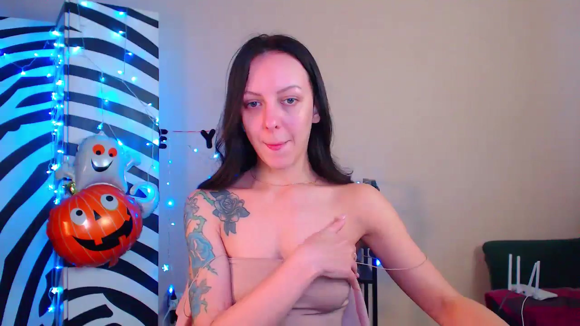 Gallery image thumbnail from Cos_Sexy's myfreecams stream on, 11/28/2023, 12:22 image 19 of 20