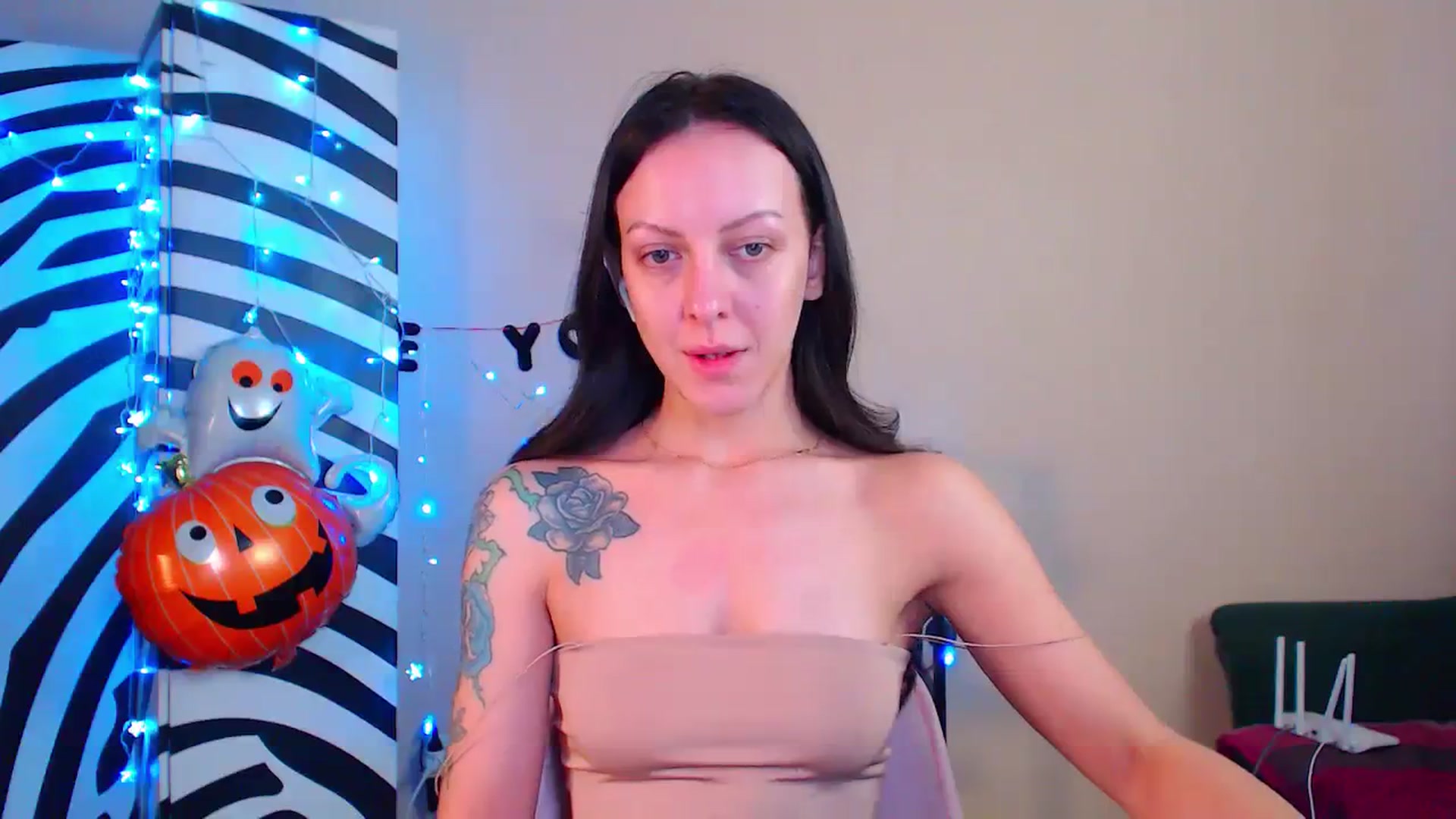 Gallery image thumbnail from Cos_Sexy's myfreecams stream on, 11/28/2023, 13:15 image 11 of 20