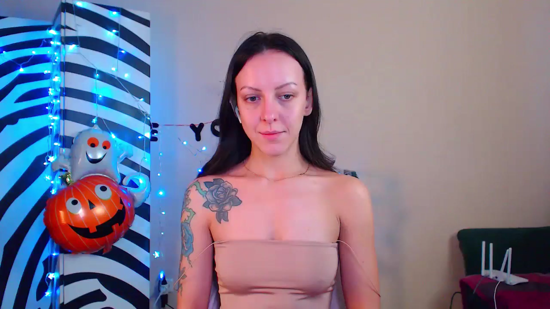 Gallery image thumbnail from Cos_Sexy's myfreecams stream on, 11/28/2023, 13:15 image 6 of 20