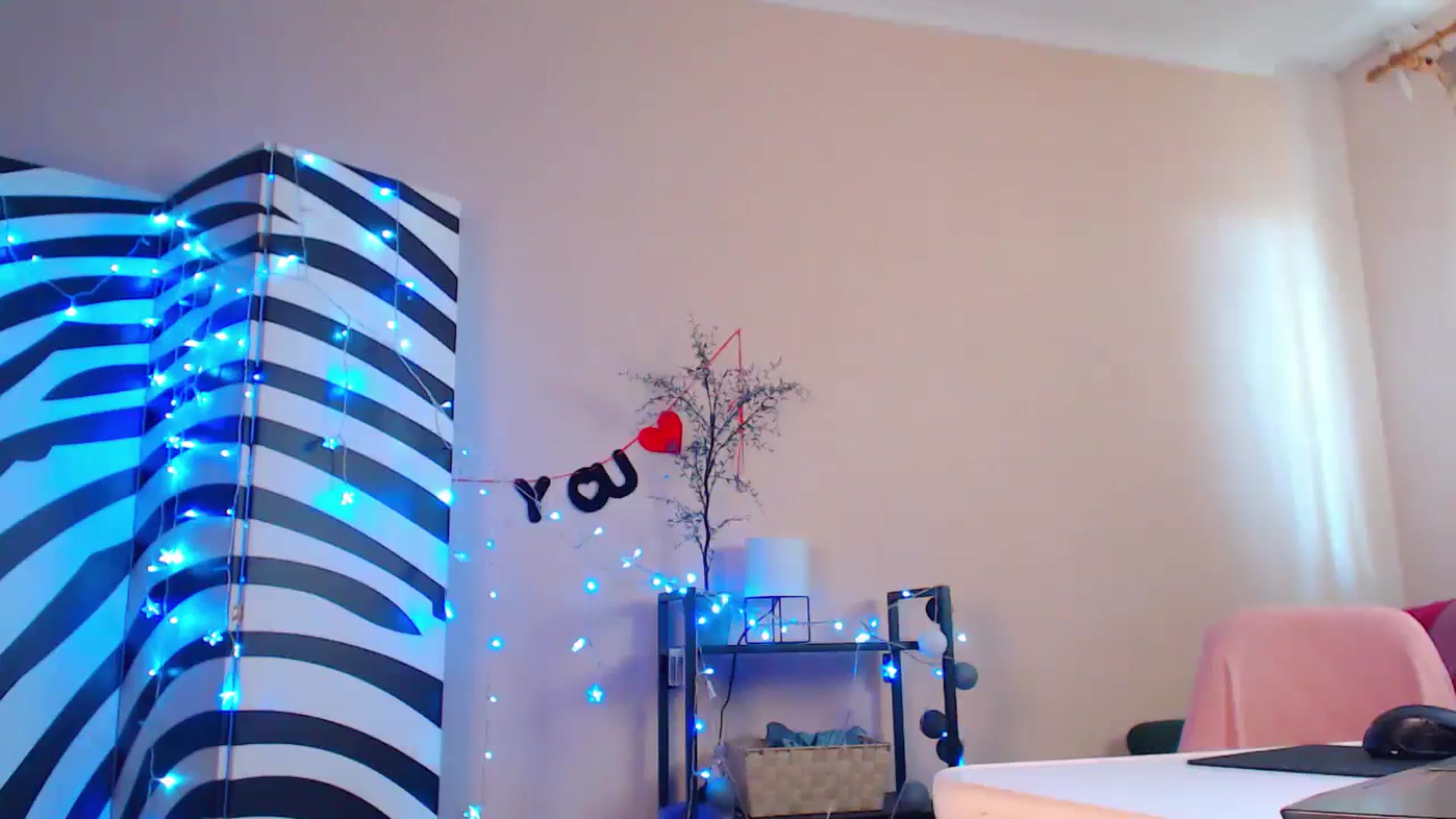 Gallery image thumbnail from Cos_Sexy's myfreecams stream on, 11/30/2023, 12:14 image 6 of 20