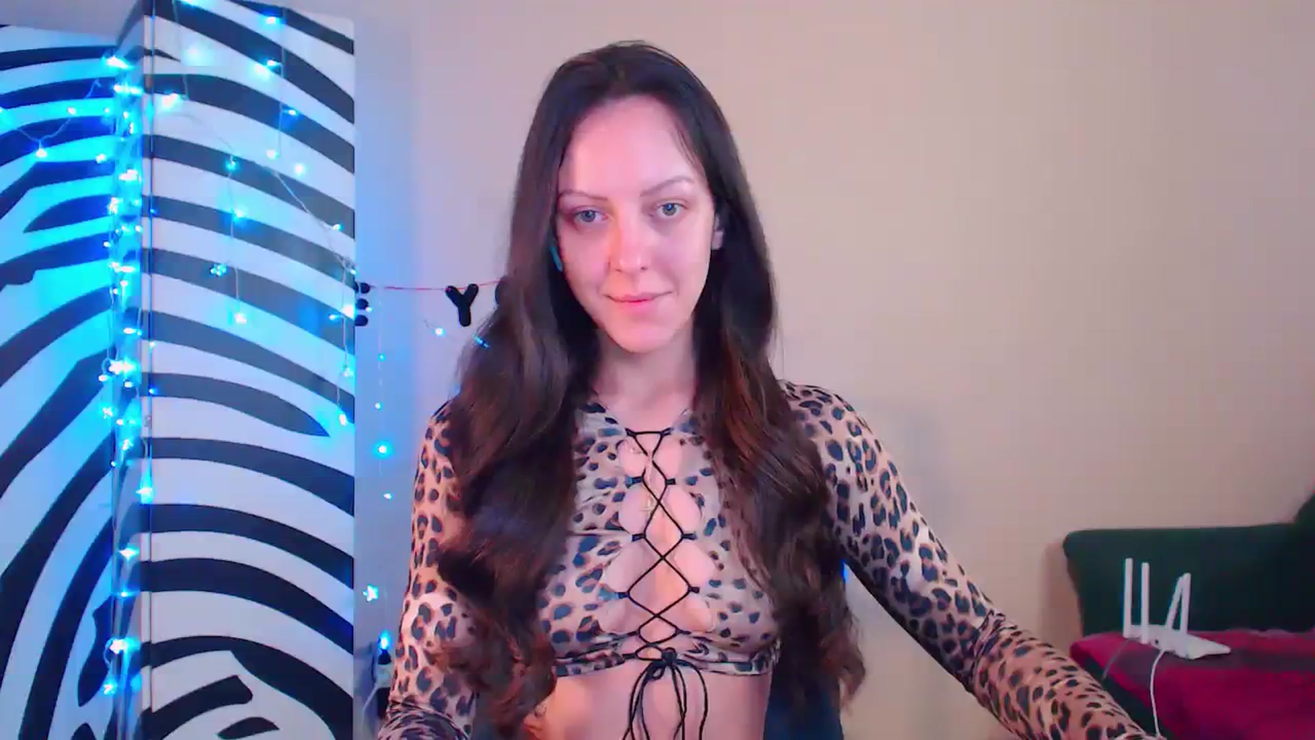 Gallery image thumbnail from Cos_Sexy's myfreecams stream on, 12/01/2023, 12:18 image 17 of 20