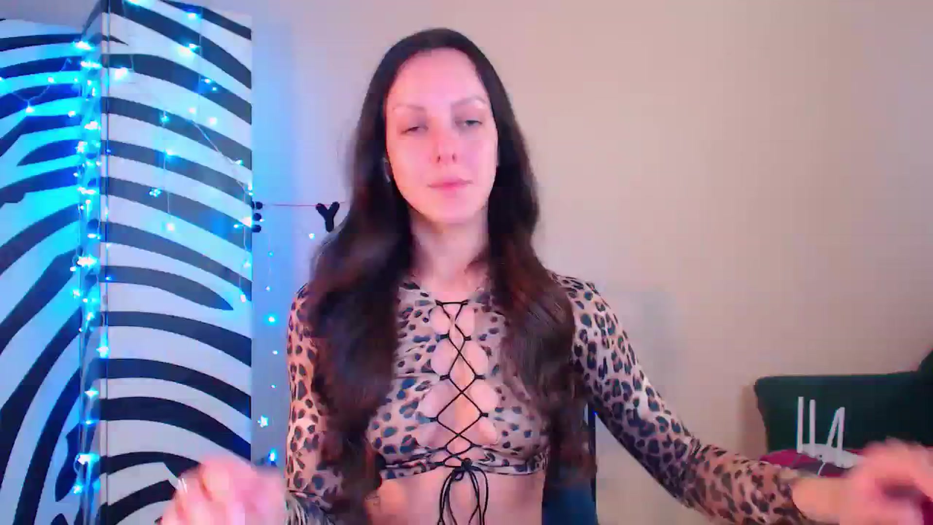 Gallery image thumbnail from Cos_Sexy's myfreecams stream on, 12/01/2023, 12:58 image 1 of 20