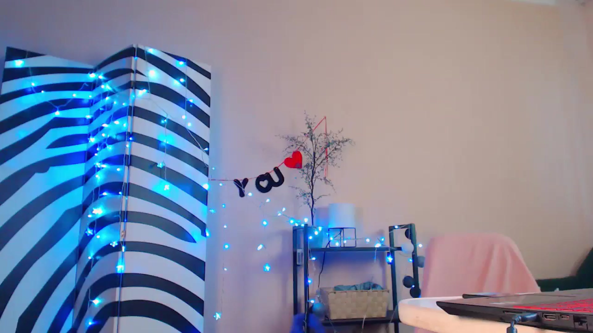 Gallery image thumbnail from Cos_Sexy's myfreecams stream on, 12/04/2023, 11:58 image 20 of 20