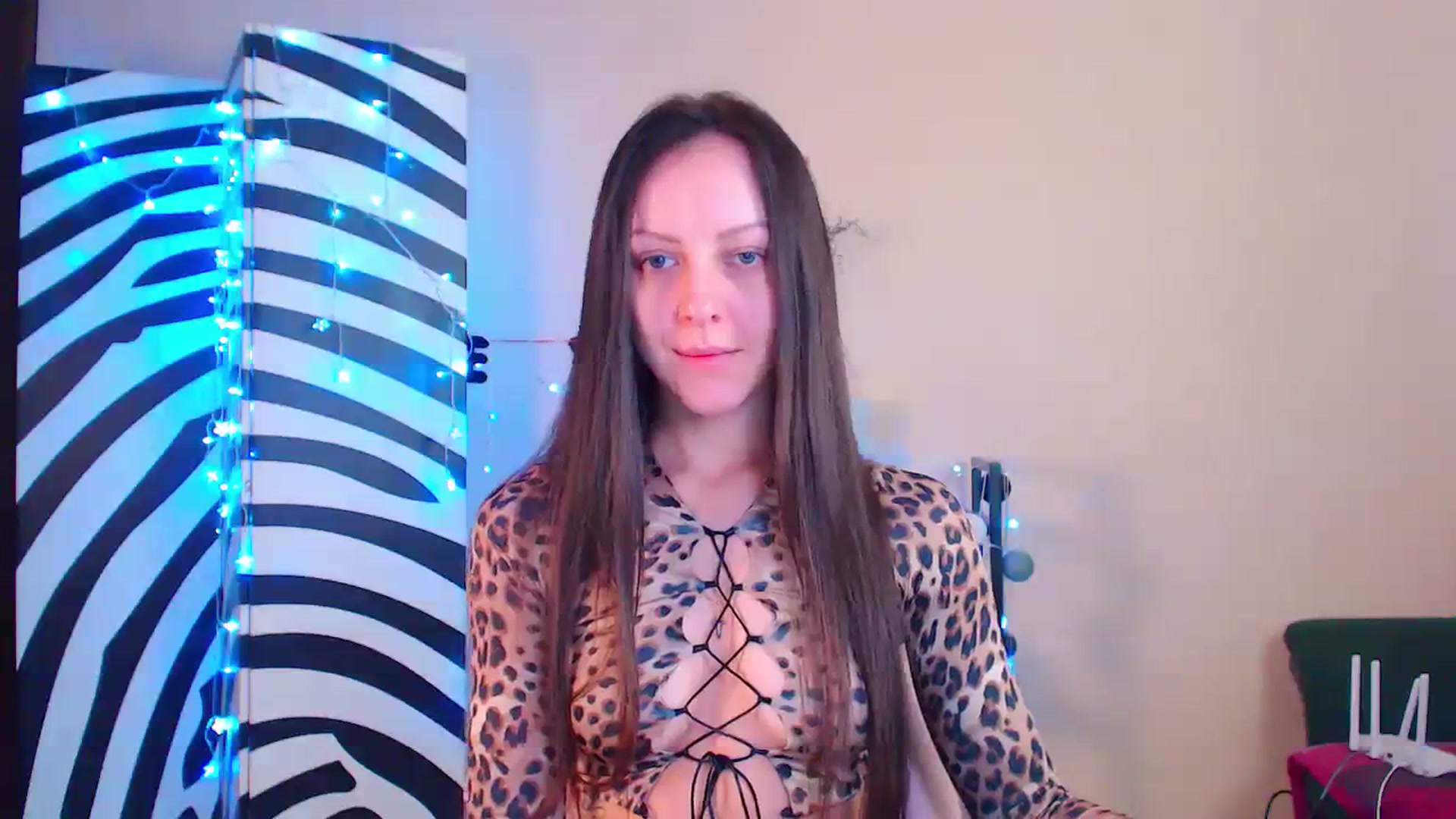 Gallery image thumbnail from Cos_Sexy's myfreecams stream on, 12/06/2023, 11:53 image 2 of 20