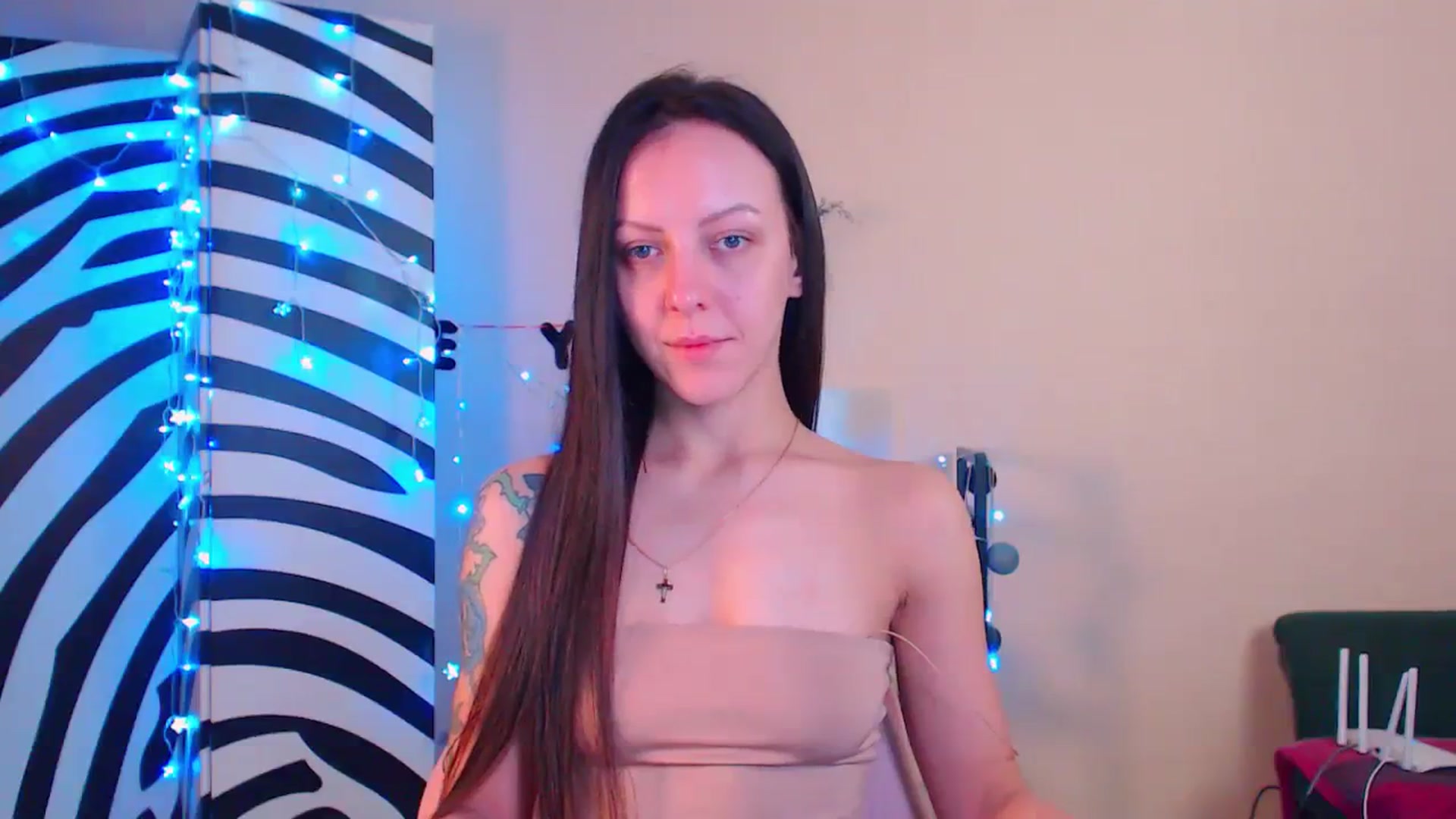 Gallery image thumbnail from Cos_Sexy's myfreecams stream on, 12/08/2023, 10:58 image 11 of 20