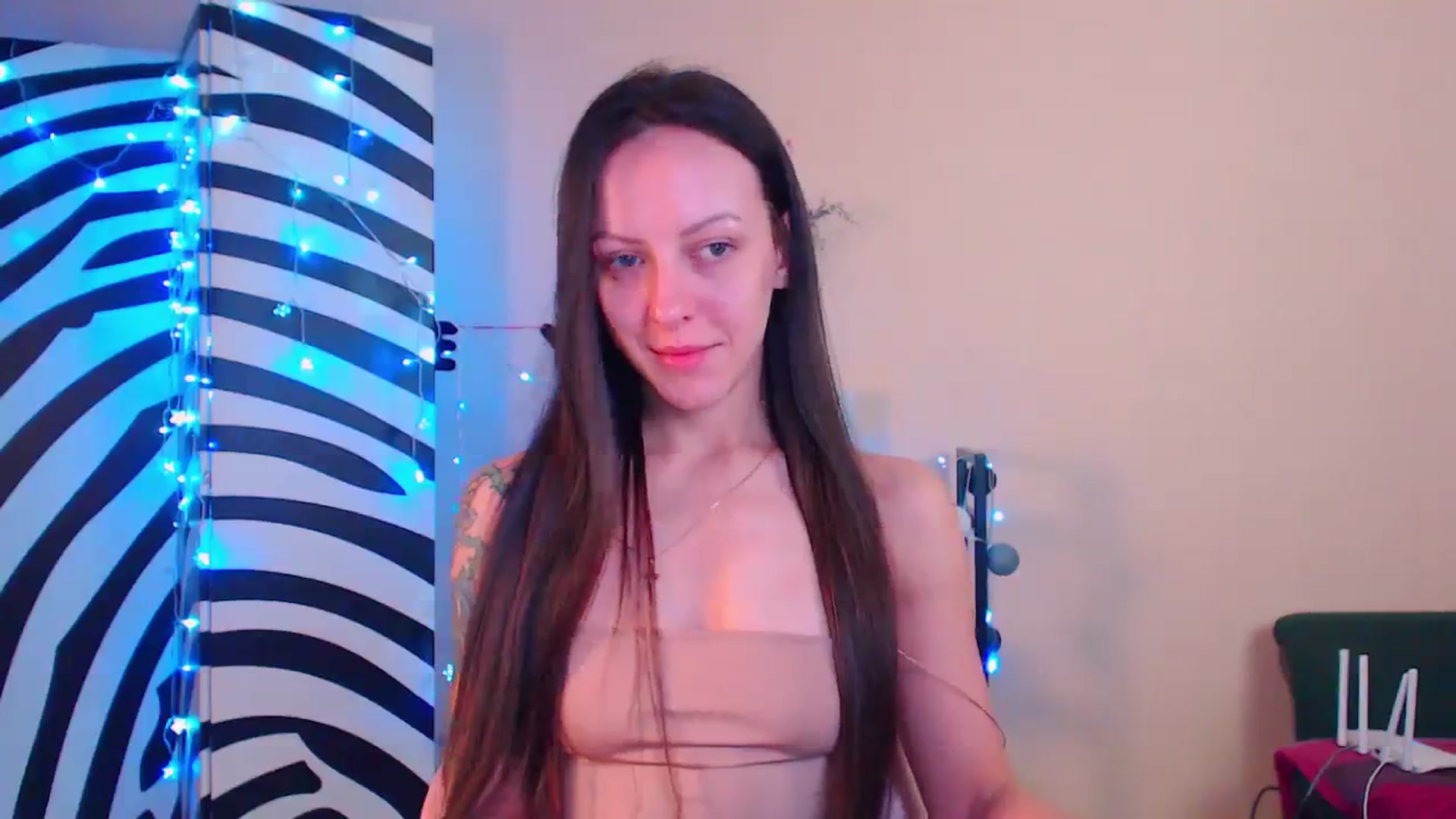 Gallery image thumbnail from Cos_Sexy's myfreecams stream on, 12/08/2023, 10:58 image 8 of 20