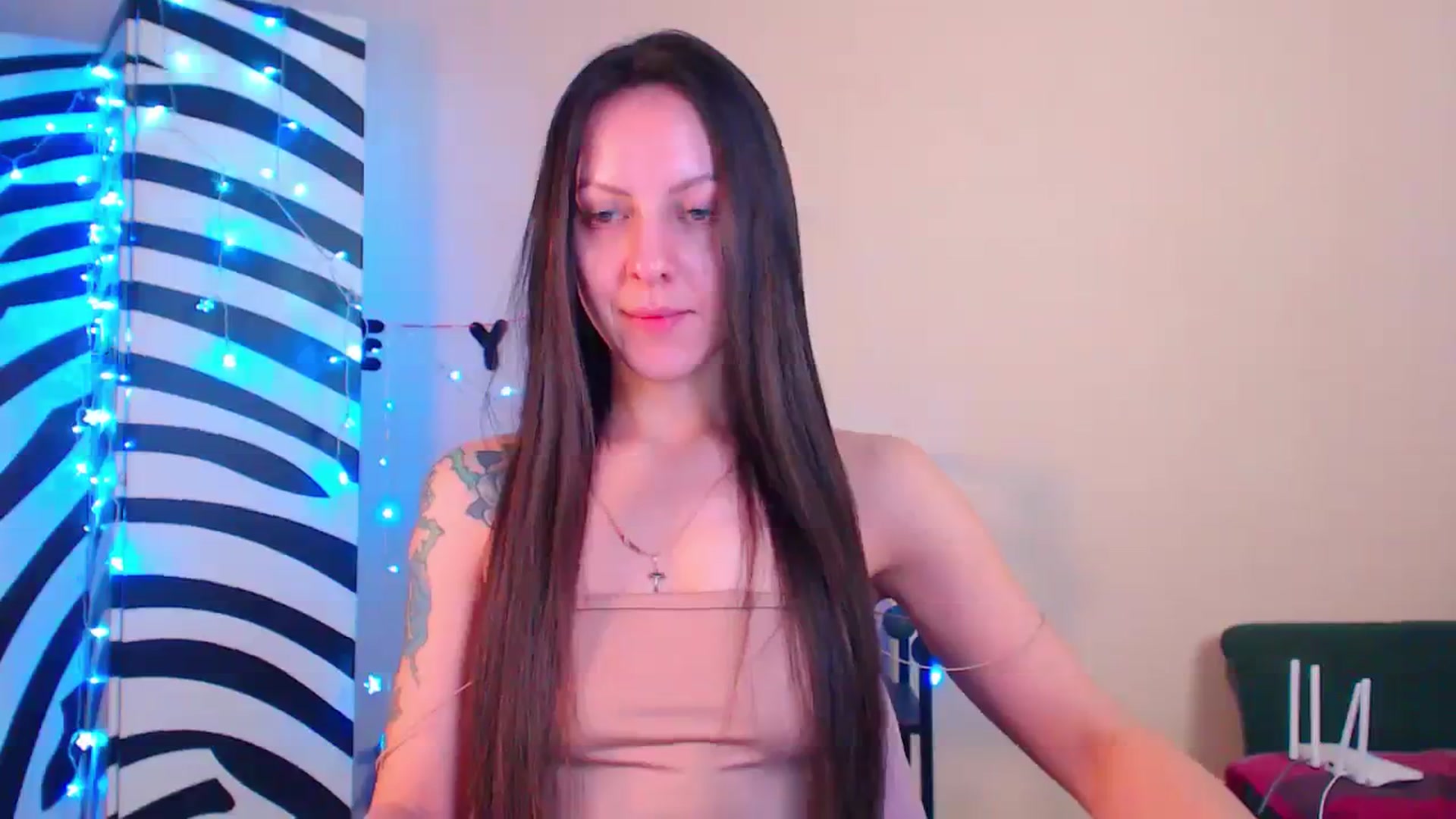 Gallery image thumbnail from Cos_Sexy's myfreecams stream on, 12/08/2023, 12:41 image 5 of 20
