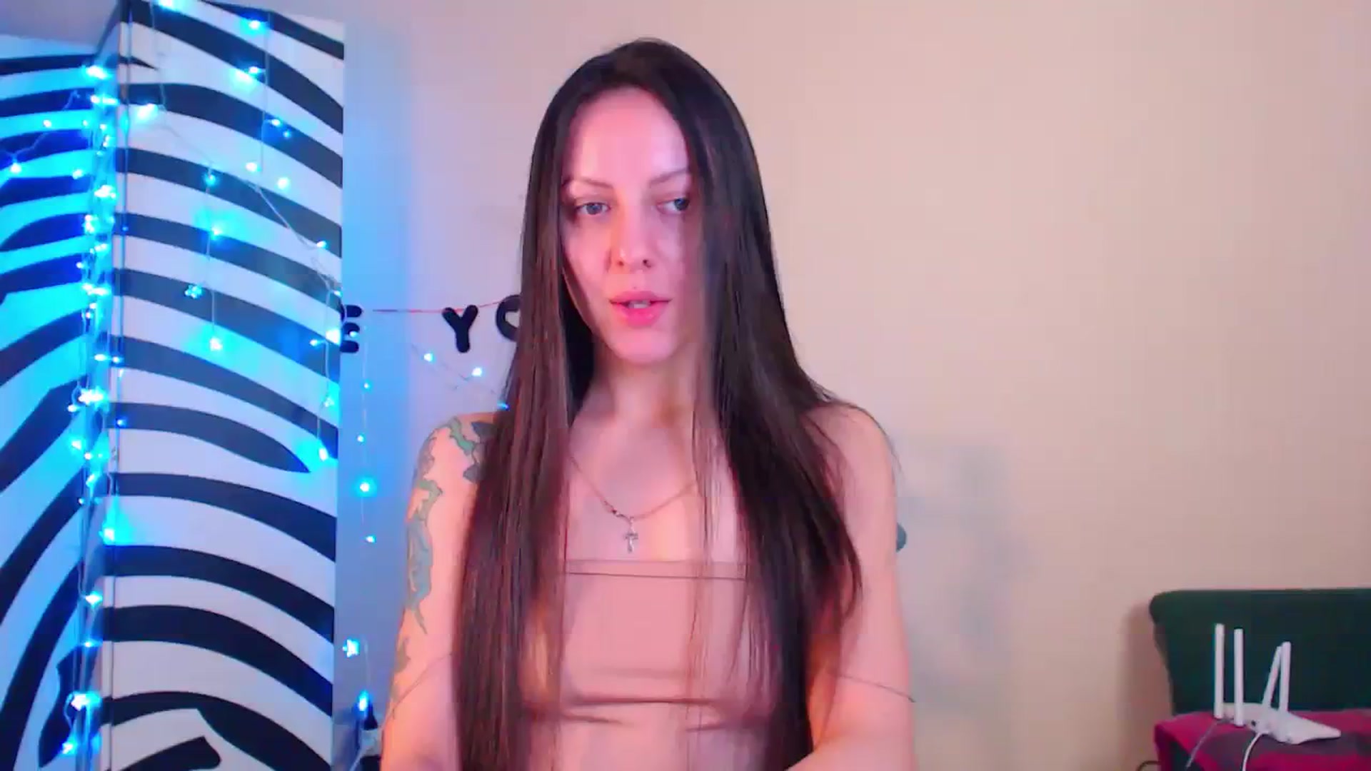 Gallery image thumbnail from Cos_Sexy's myfreecams stream on, 12/08/2023, 12:41 image 9 of 20