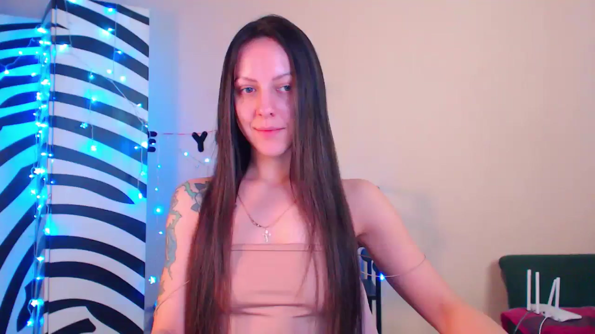 Gallery image thumbnail from Cos_Sexy's myfreecams stream on, 12/08/2023, 12:41 image 7 of 20