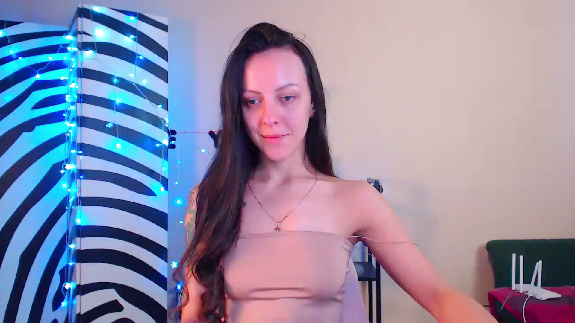 Gallery image thumbnail from Cos_Sexy's myfreecams stream on, 12/11/2023, 11:49 image 8 of 20