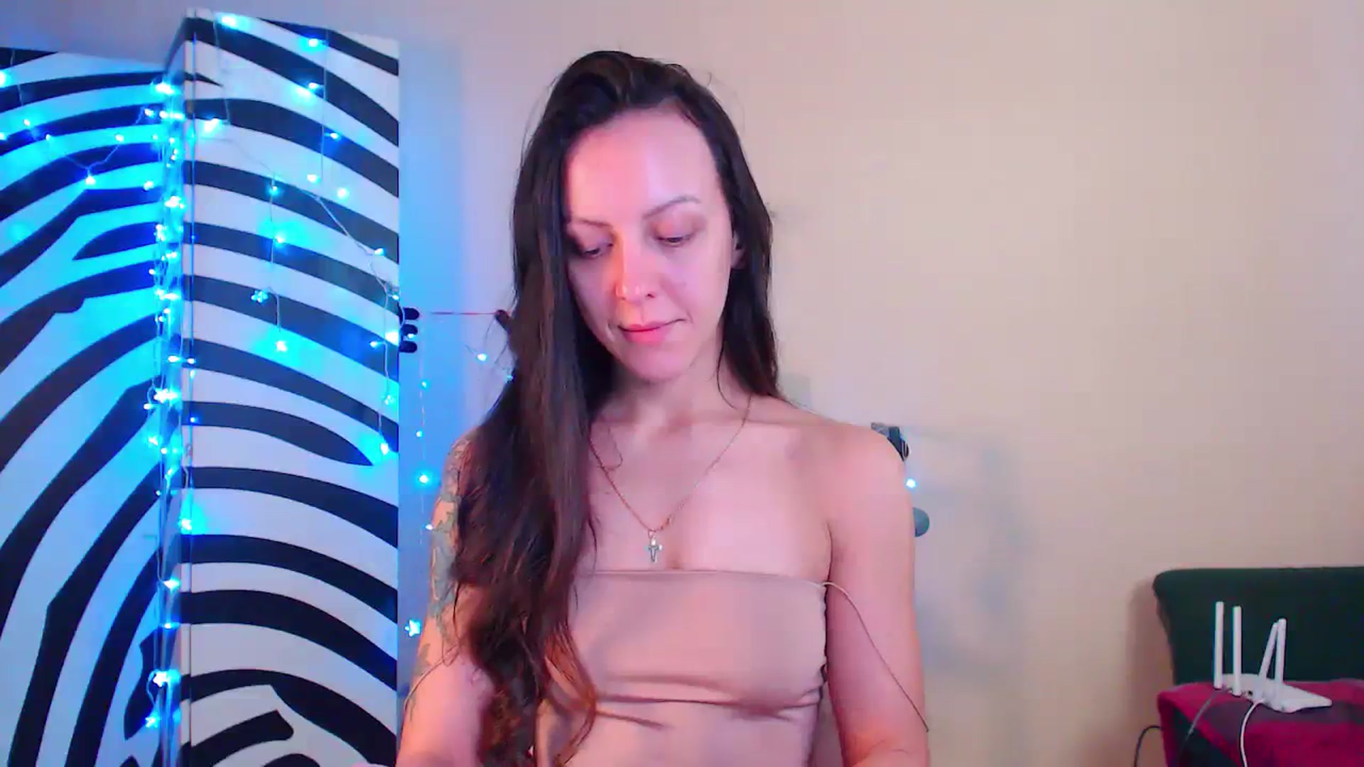 Gallery image thumbnail from Cos_Sexy's myfreecams stream on, 12/11/2023, 11:49 image 17 of 20