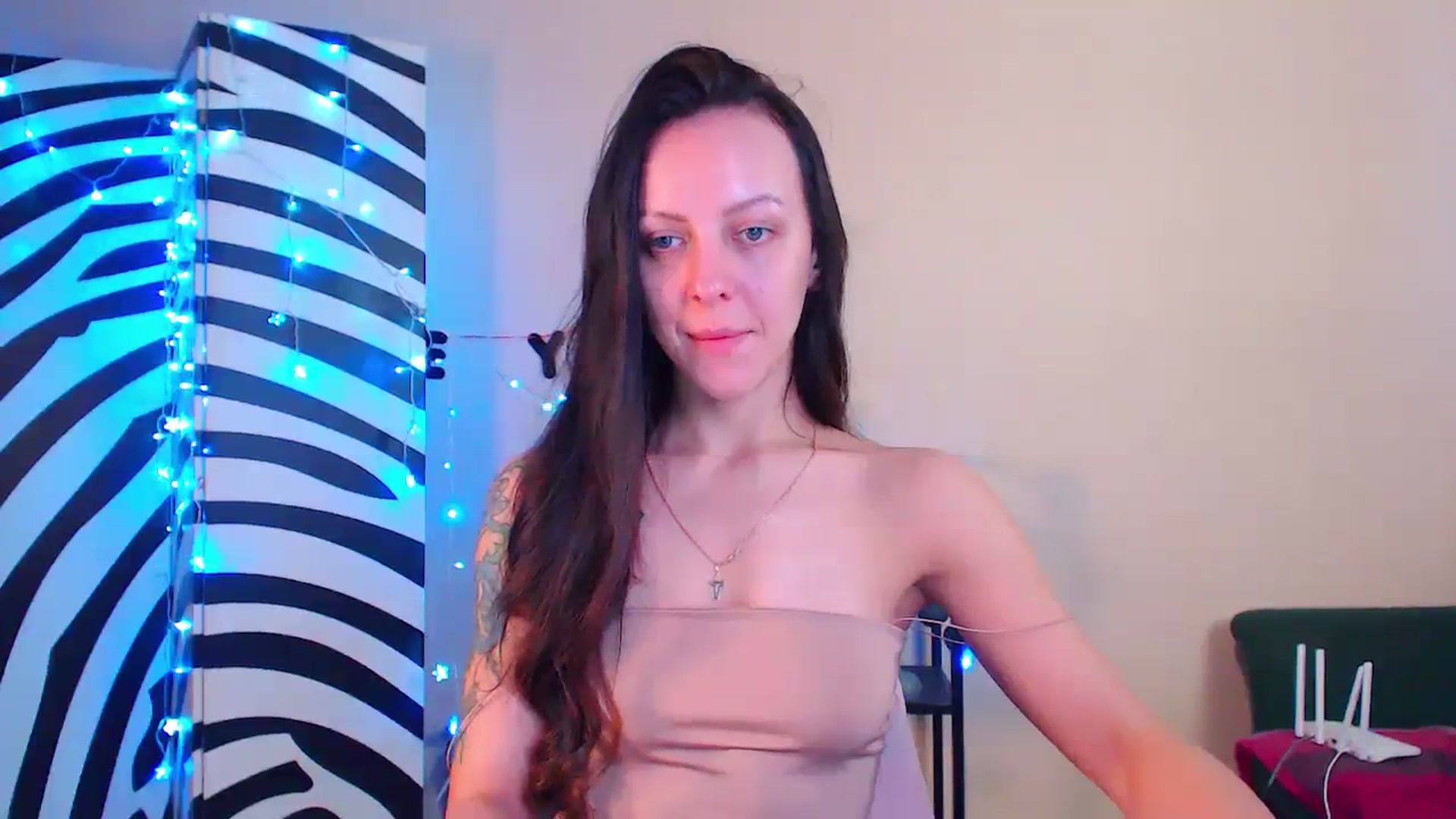 Gallery image thumbnail from Cos_Sexy's myfreecams stream on, 12/11/2023, 11:49 image 19 of 20
