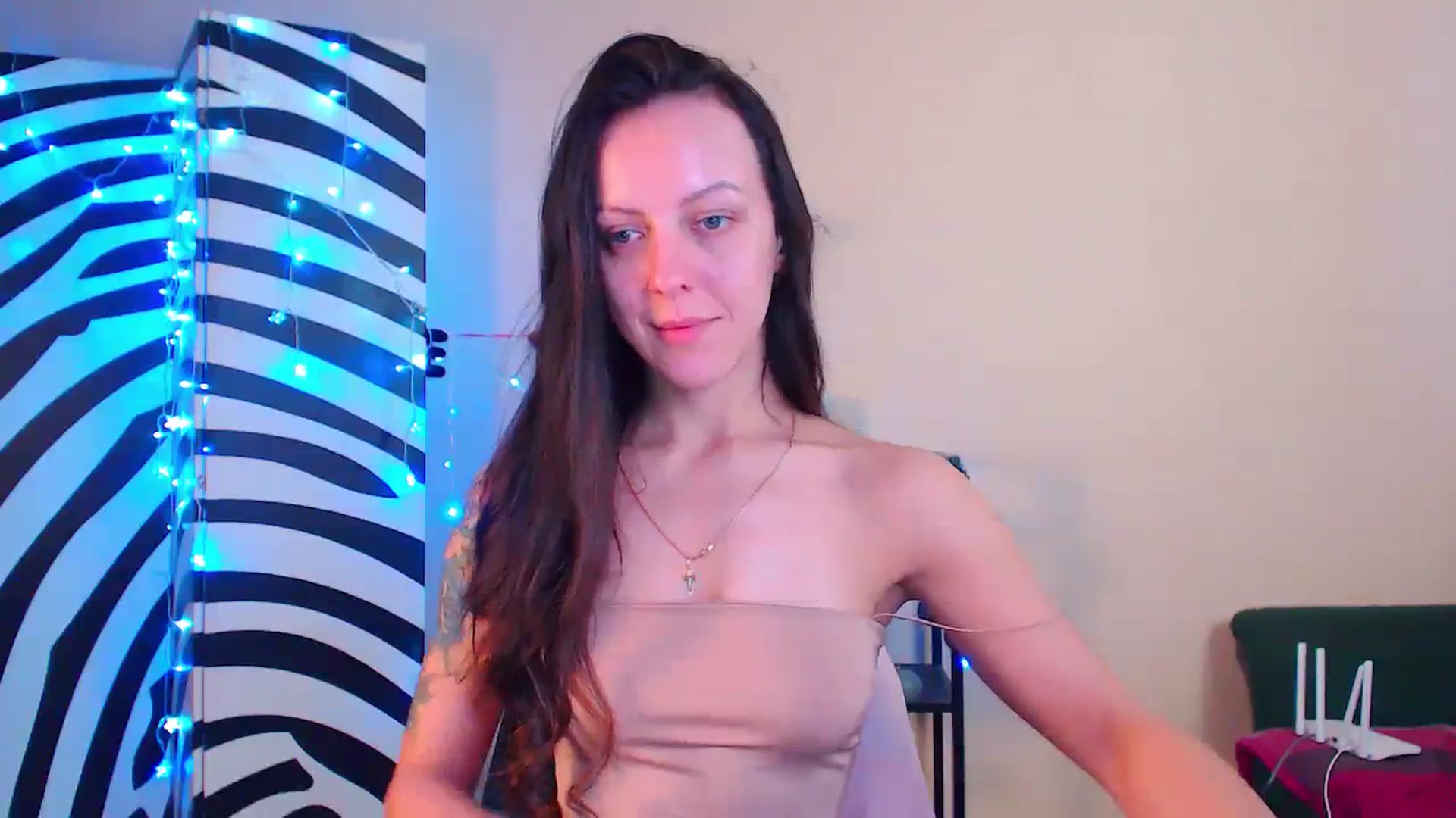 Gallery image thumbnail from Cos_Sexy's myfreecams stream on, 12/11/2023, 11:49 image 16 of 20