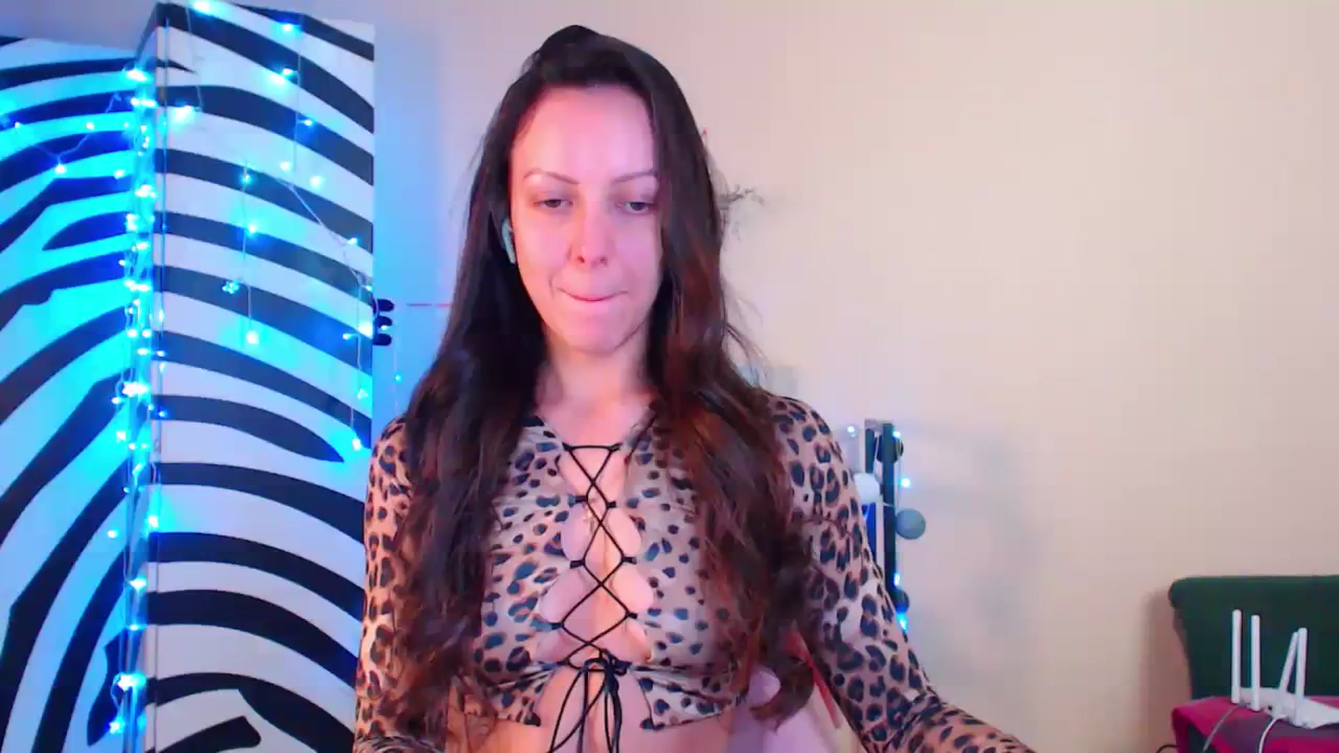 Gallery image thumbnail from Cos_Sexy's myfreecams stream on, 12/12/2023, 14:08 image 20 of 20