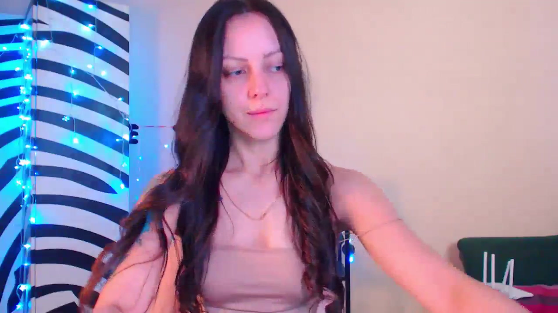 Gallery image thumbnail from Cos_Sexy's myfreecams stream on, 12/13/2023, 11:30 image 17 of 20