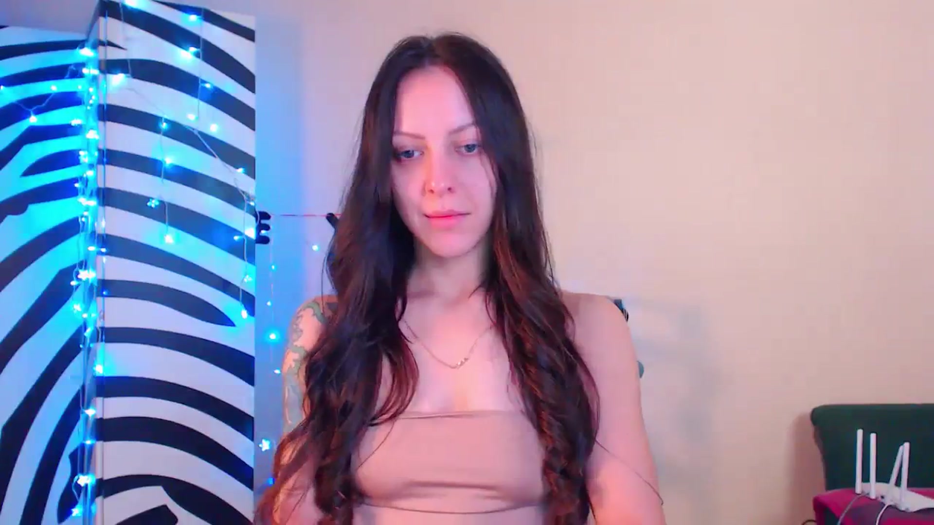 Gallery image thumbnail from Cos_Sexy's myfreecams stream on, 12/13/2023, 11:30 image 10 of 20